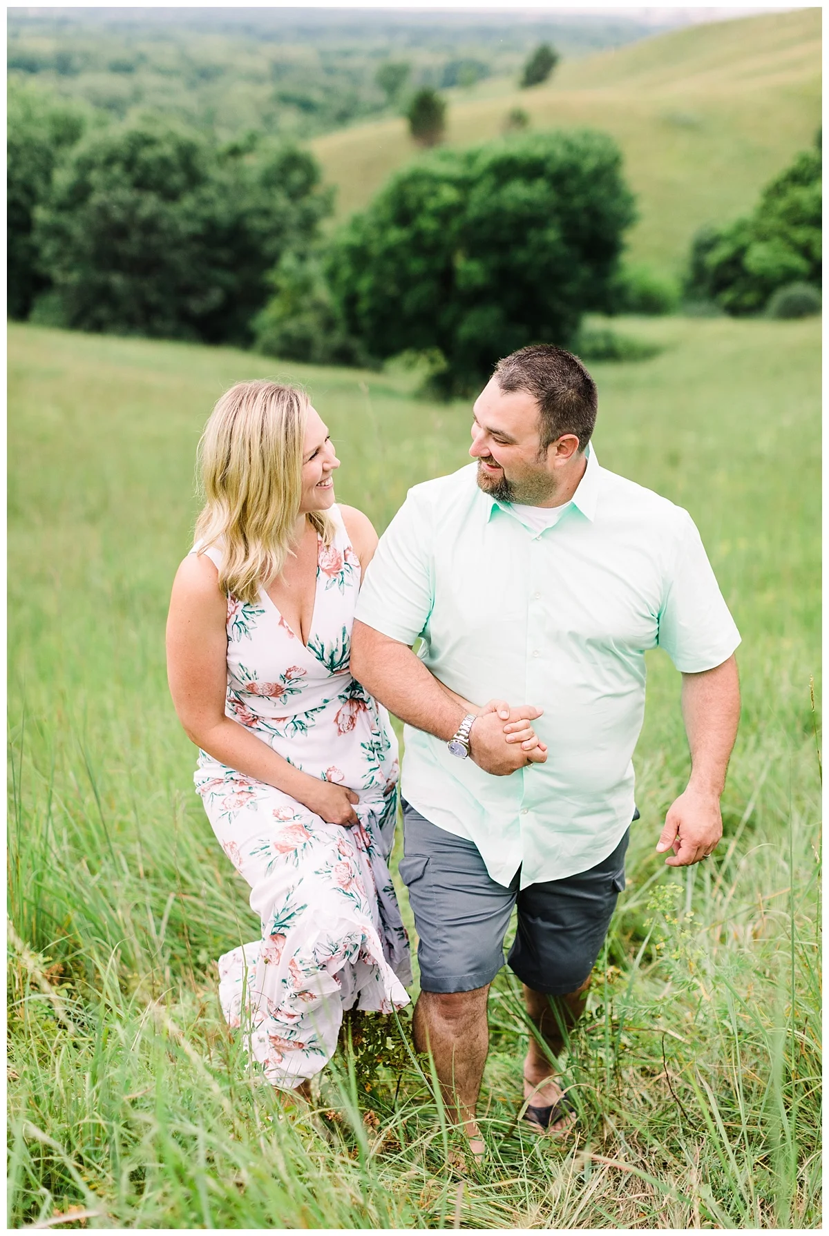 eden prairie family photographer | minneapolis family photographer | natural light family photo by Hyojin Oberg | summer family photos