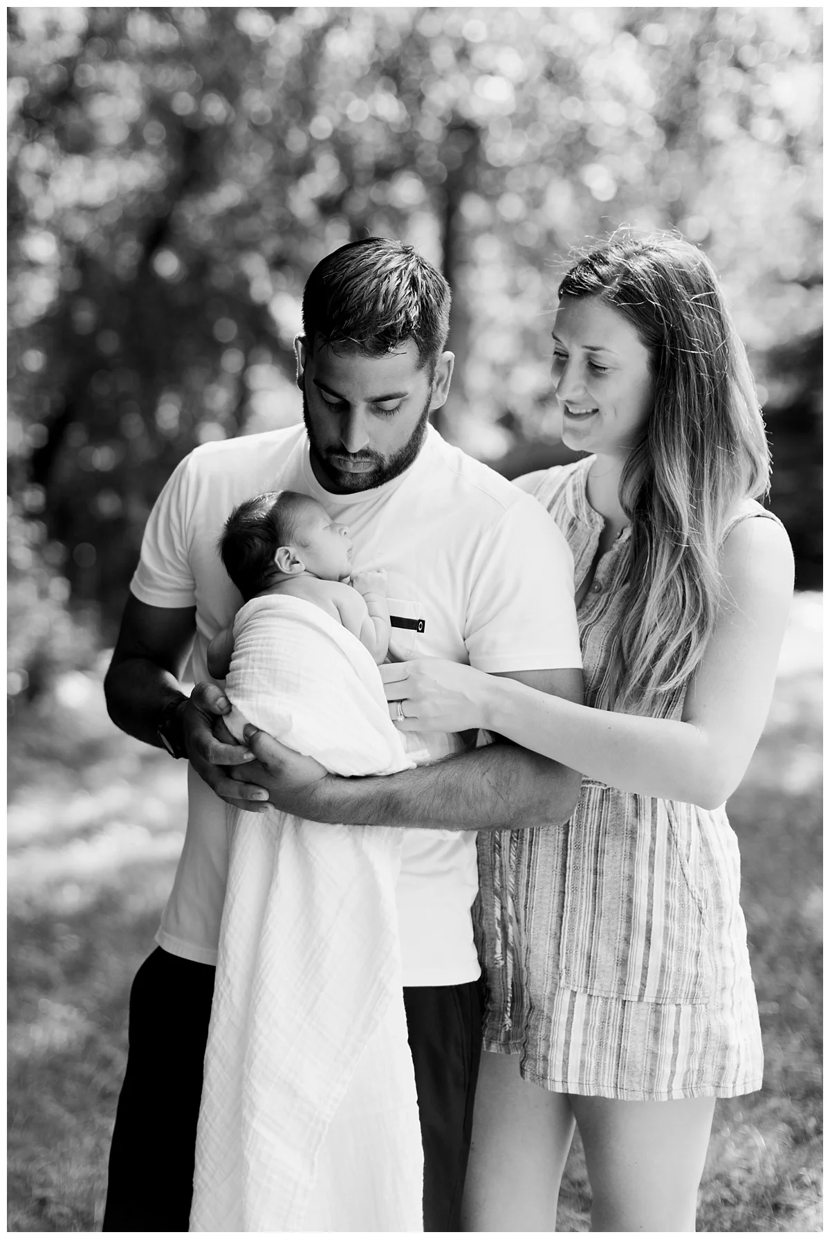 Minneapolis Newborn Photography | Minneapolis Newborn photographer | Minneapolis Family Photographer| Eden Prairie Newborn Photographer | in-home newborn photography | Photos by Hyojin Oberg 