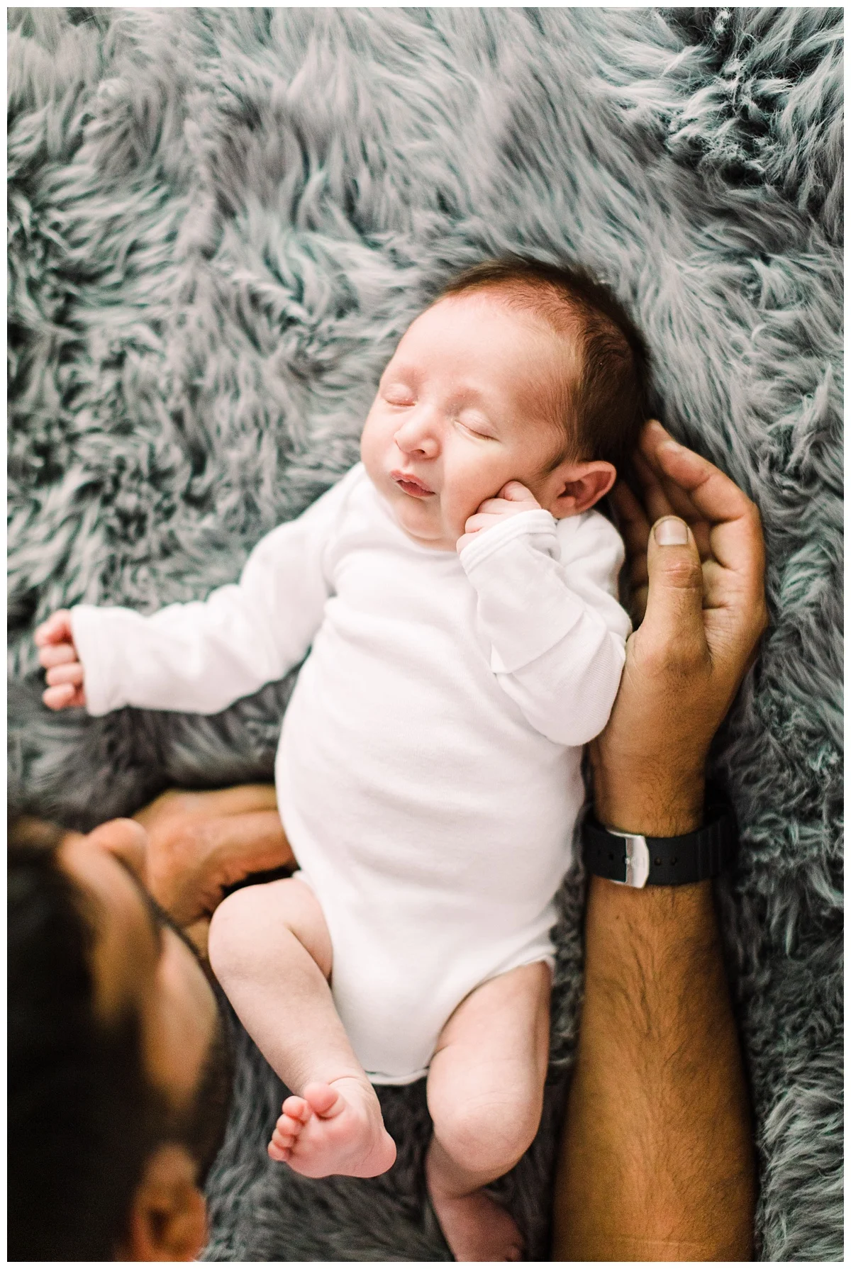 Minneapolis Newborn Photography | Minneapolis Newborn photographer | Minneapolis Family Photographer| Eden Prairie Newborn Photographer | in-home newborn photography | Photos by Hyojin Oberg 