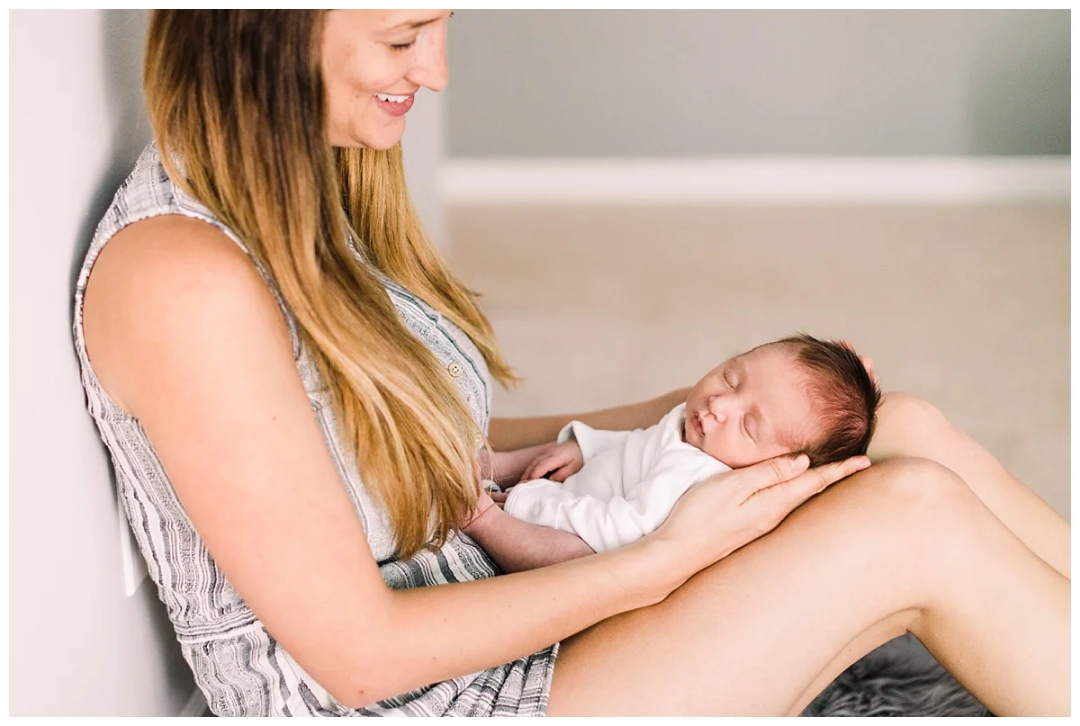 Minneapolis Newborn Photography | Minneapolis Newborn photographer | Minneapolis Family Photographer| Eden Prairie Newborn Photographer | in-home newborn photography | Photos by Hyojin Oberg 