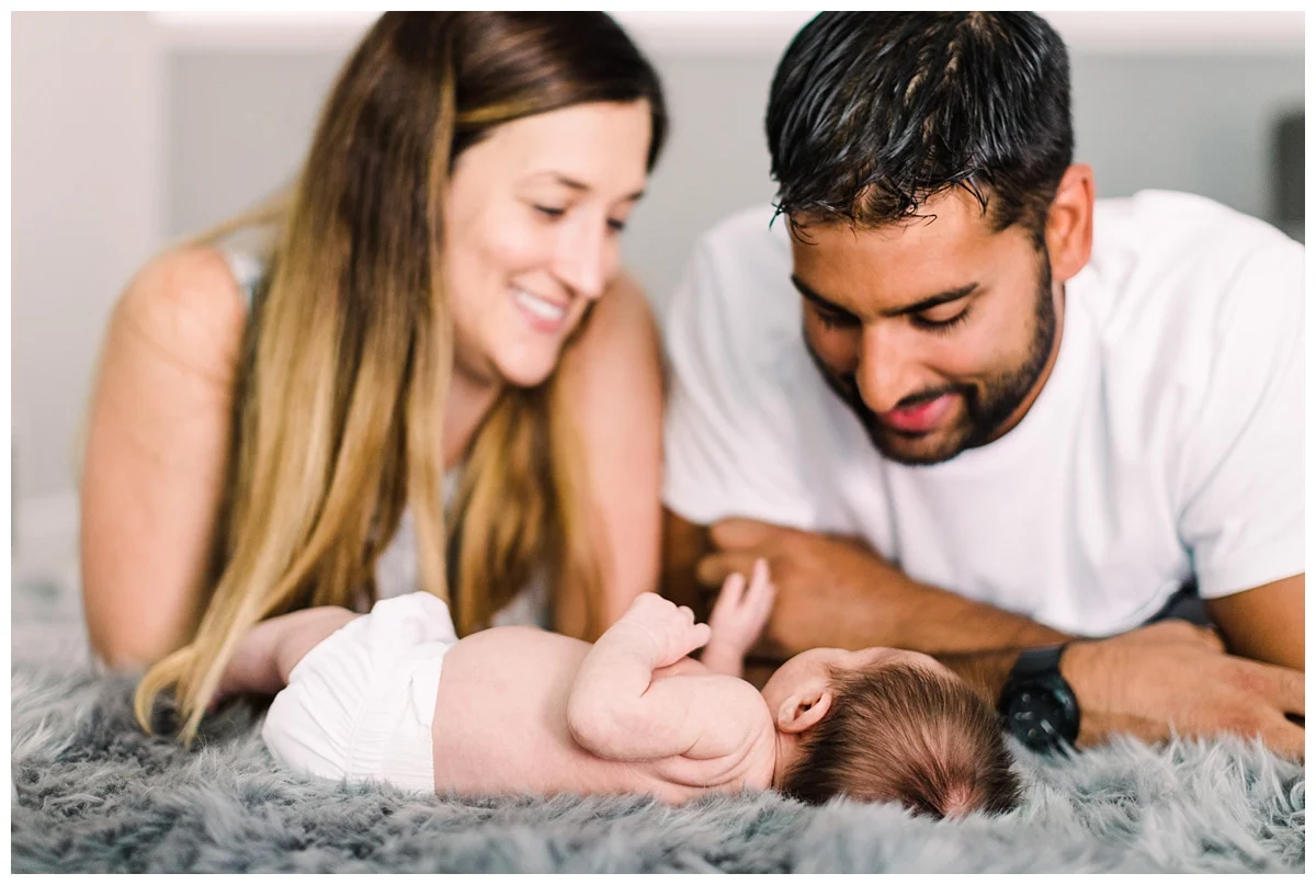 Minneapolis Newborn Photography | Minneapolis Newborn photographer | Minneapolis Family Photographer| Eden Prairie Newborn Photographer | in-home newborn photography | Photos by Hyojin Oberg 