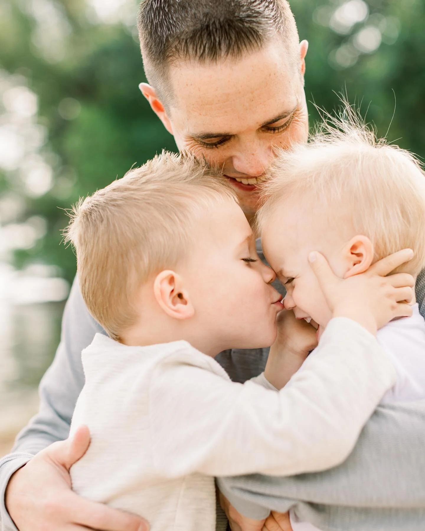 Sunshine and smiles ☀️ 

@cassie_tiedtke, you and your boys&rsquo; infectious smile is a gift! I adore you! 💙