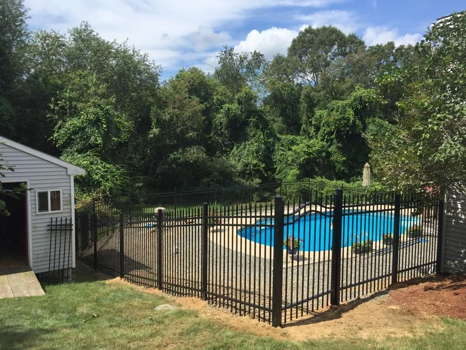 poolside_fence_3.jpg