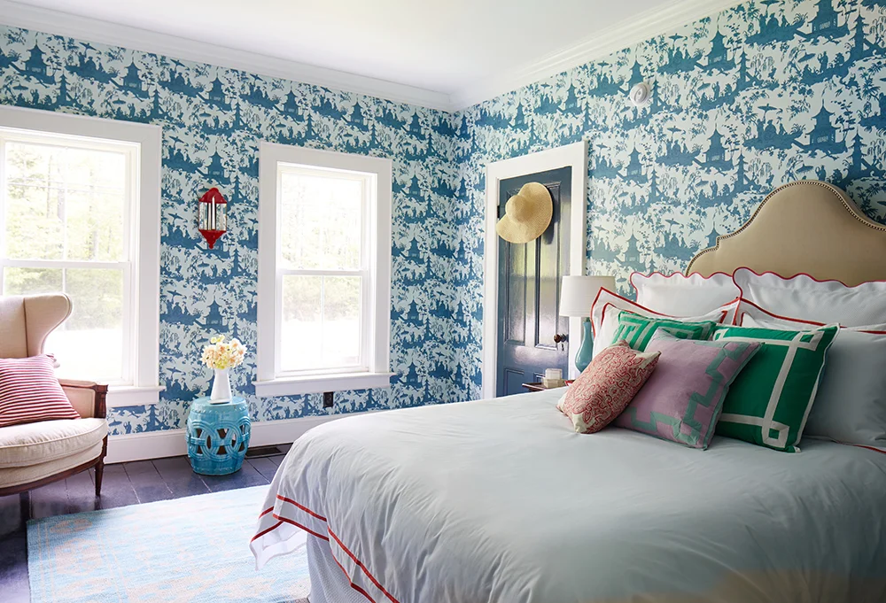 FULL-FRAME_00000_HEAD_ChinoiserieBedroomPreppy_TBD_0408_Base copy.jpg