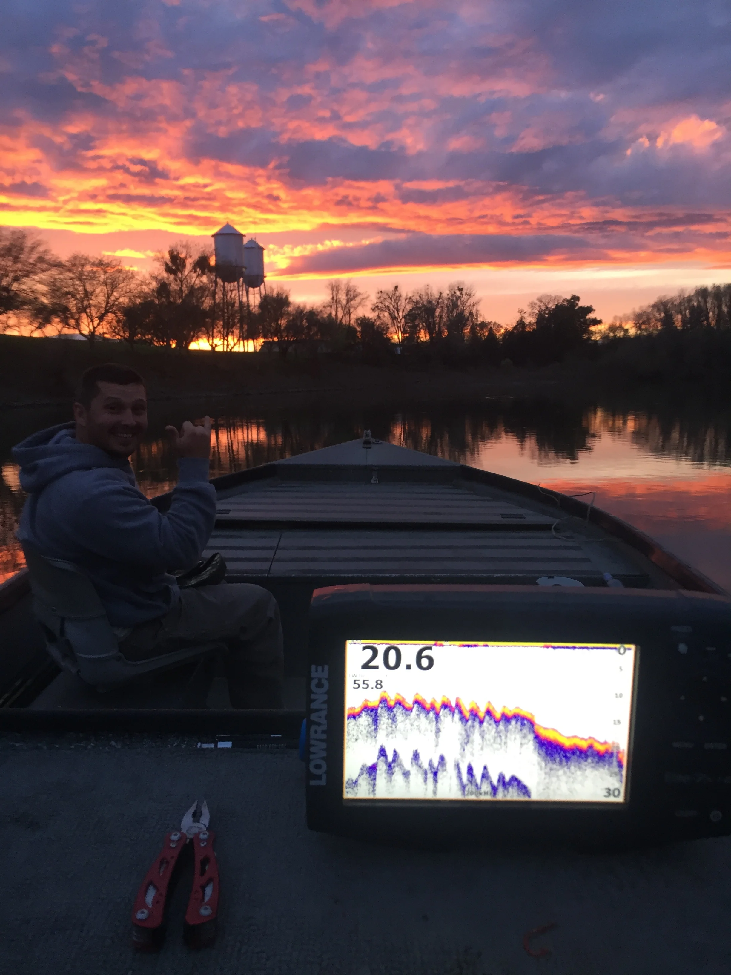 Mike's Fishing Guide & Charter Service For Sacramento River Fishing King Salmon, Striped Bass