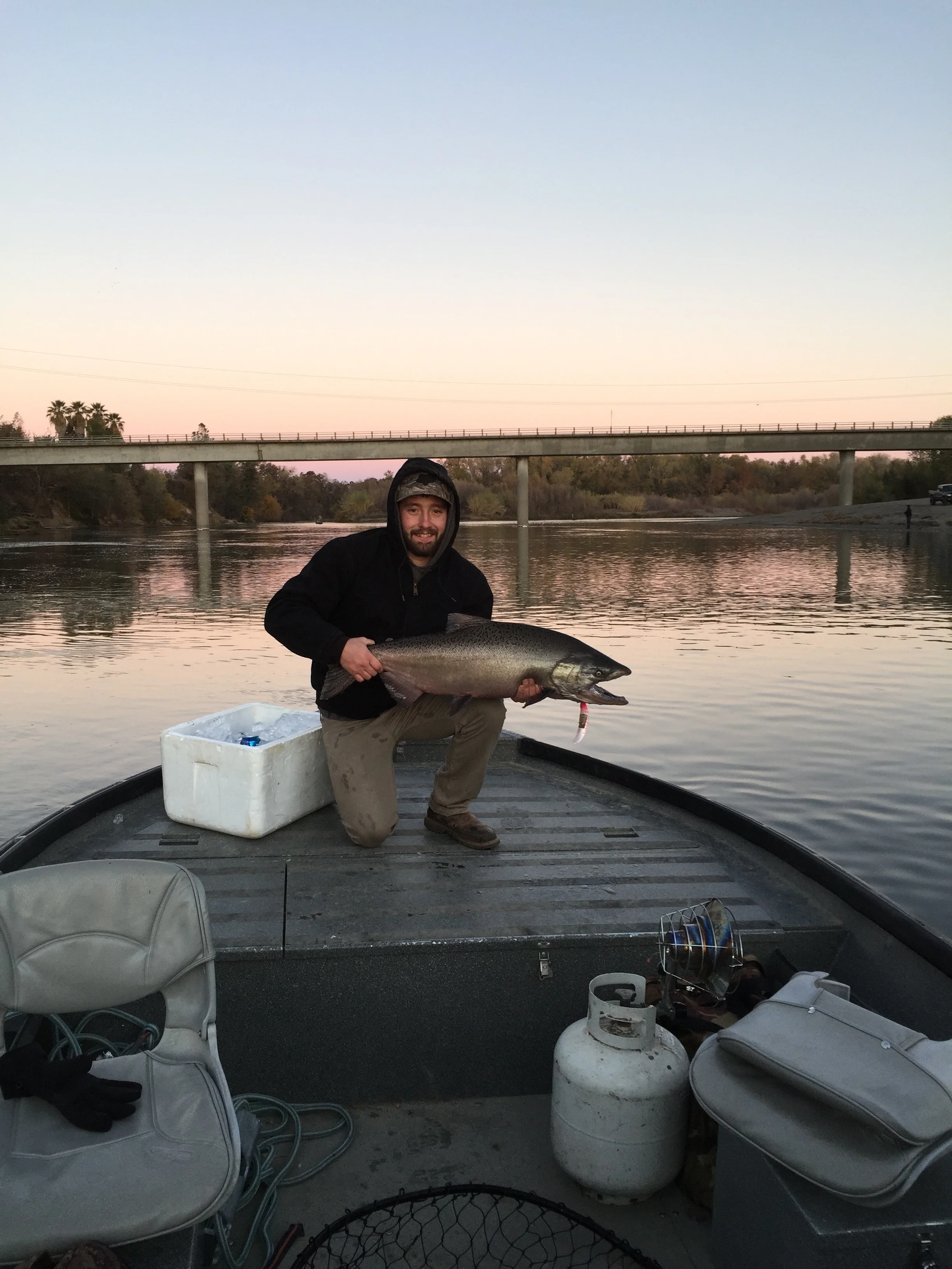 Mike's Fishing Guide & Charter Service For Sacramento River Fishing King Salmon, Striped Bass