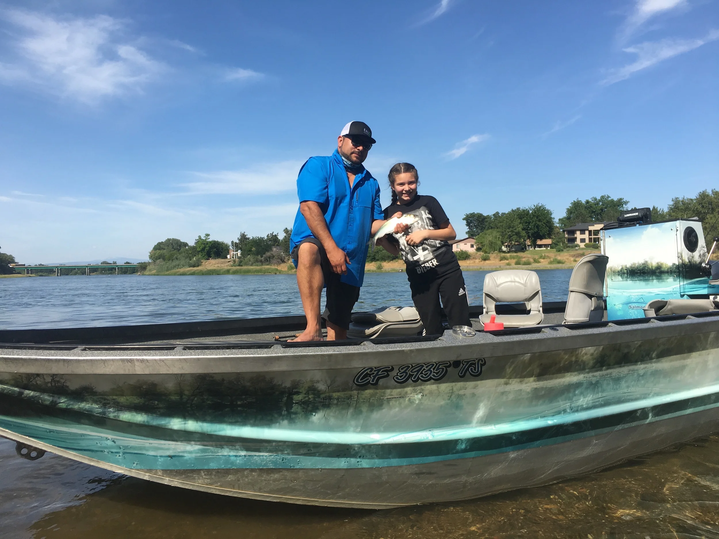 Mike's Fishing Guide & Charter Service For Sacramento River Fishing King Salmon, Striped Bass