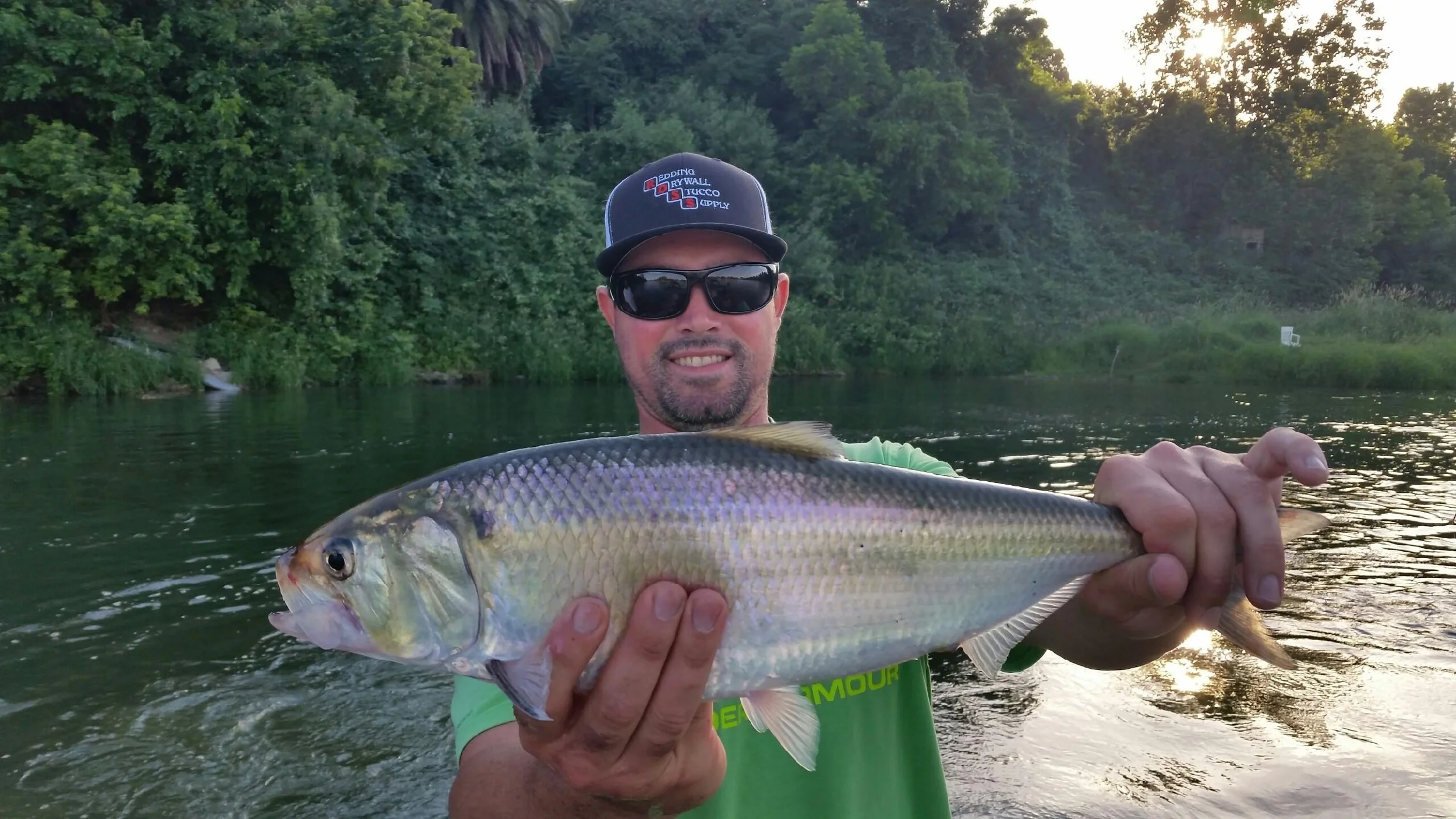 Mike's Fishing Guide & Charter Service For Sacramento River Fishing King Salmon, Striped Bass