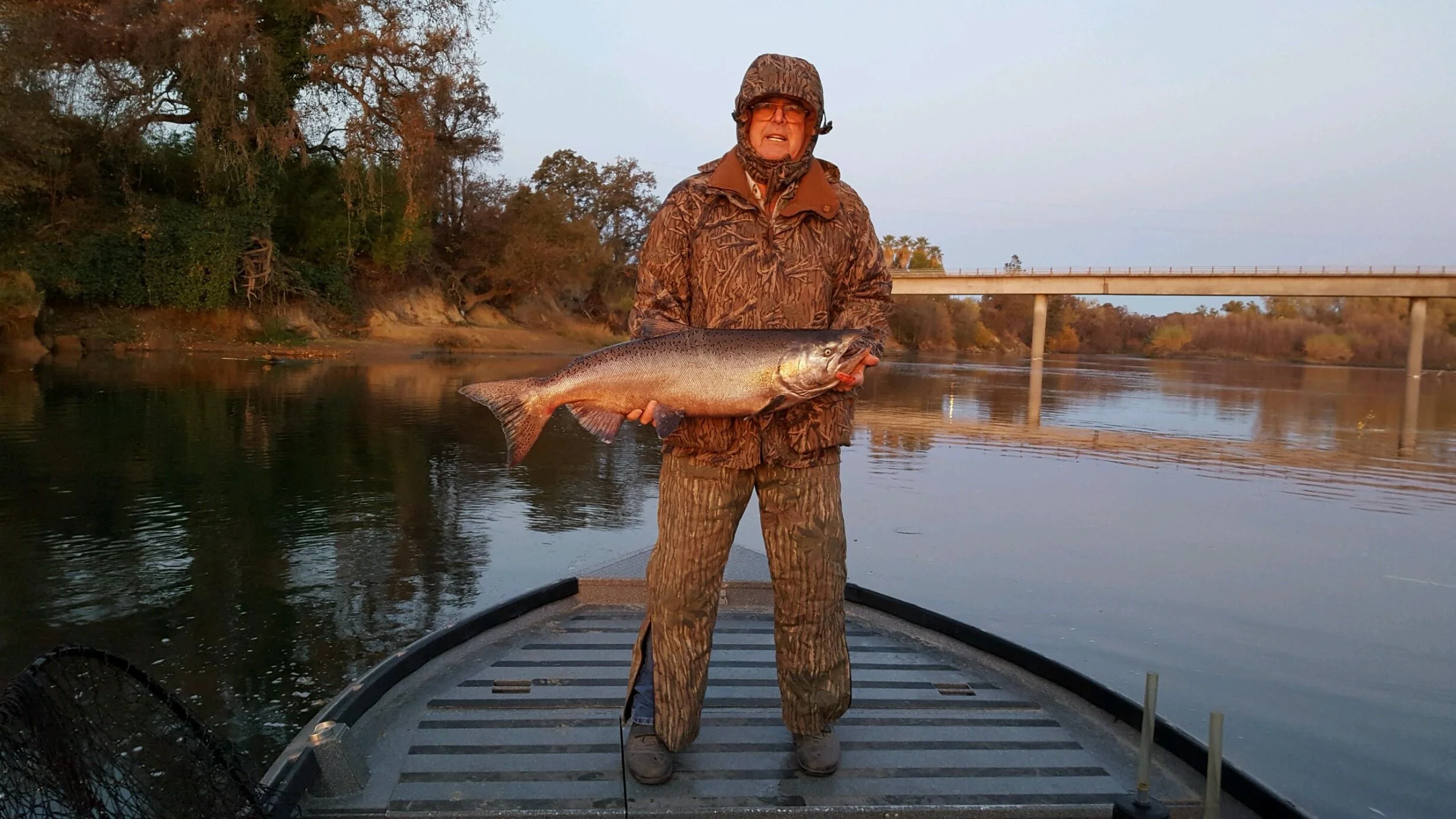 Mike's Fishing Guide & Charter Service For Sacramento River Fishing King Salmon, Striped Bass