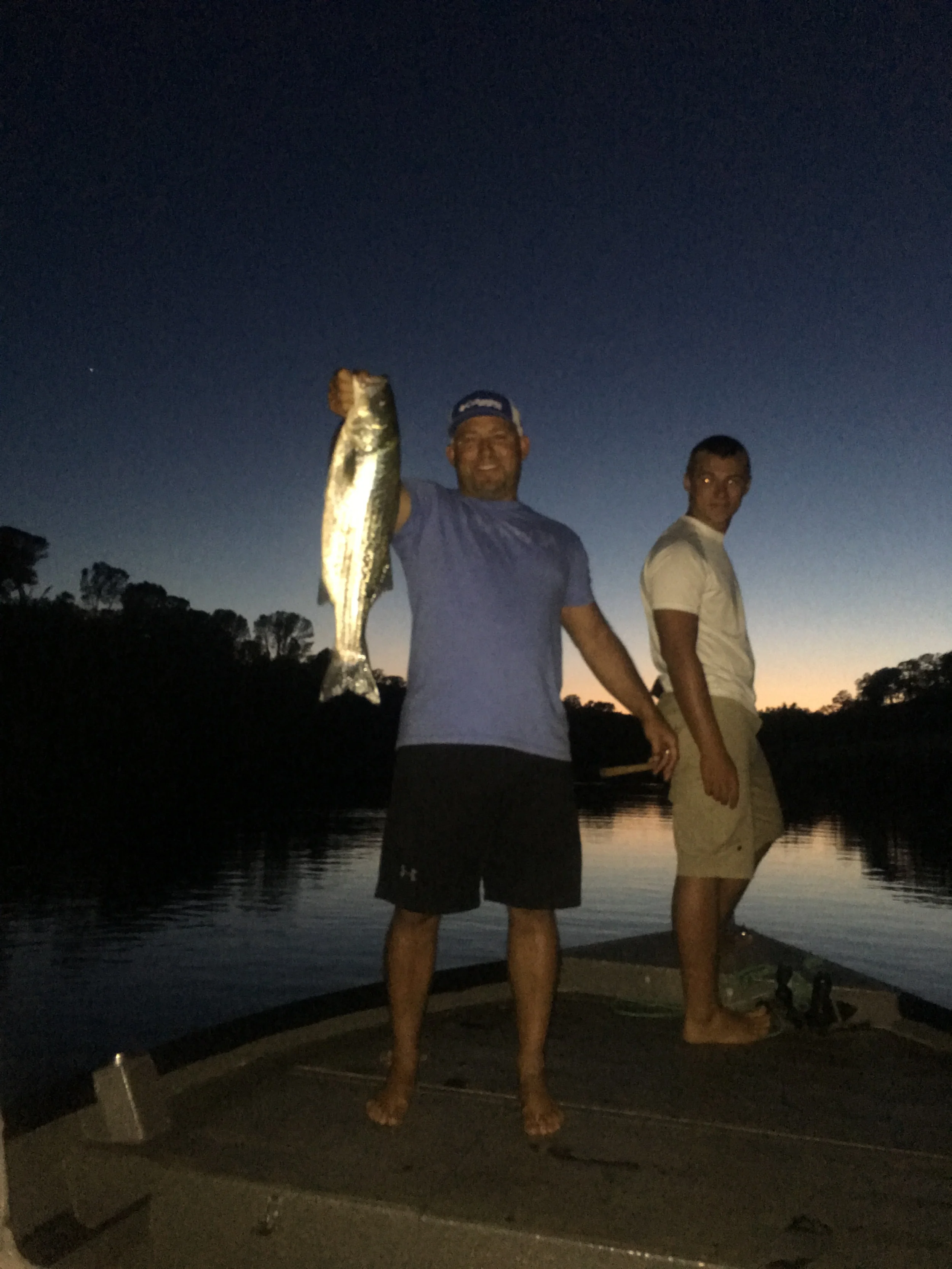 Sacramento River night bite with SalmonSacRiver.com