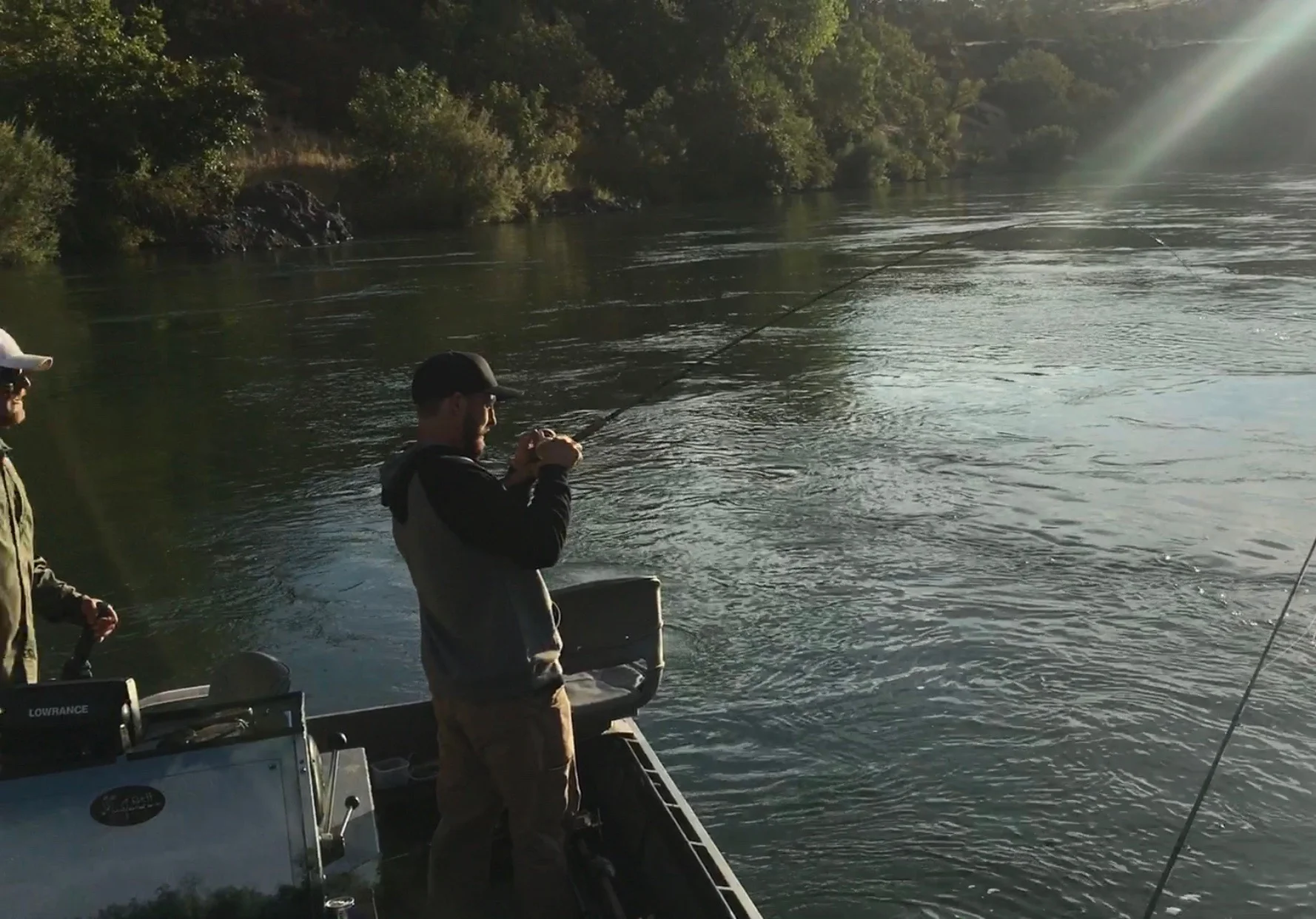Client Of SalmonSacRiver.com Fights A King Salmon