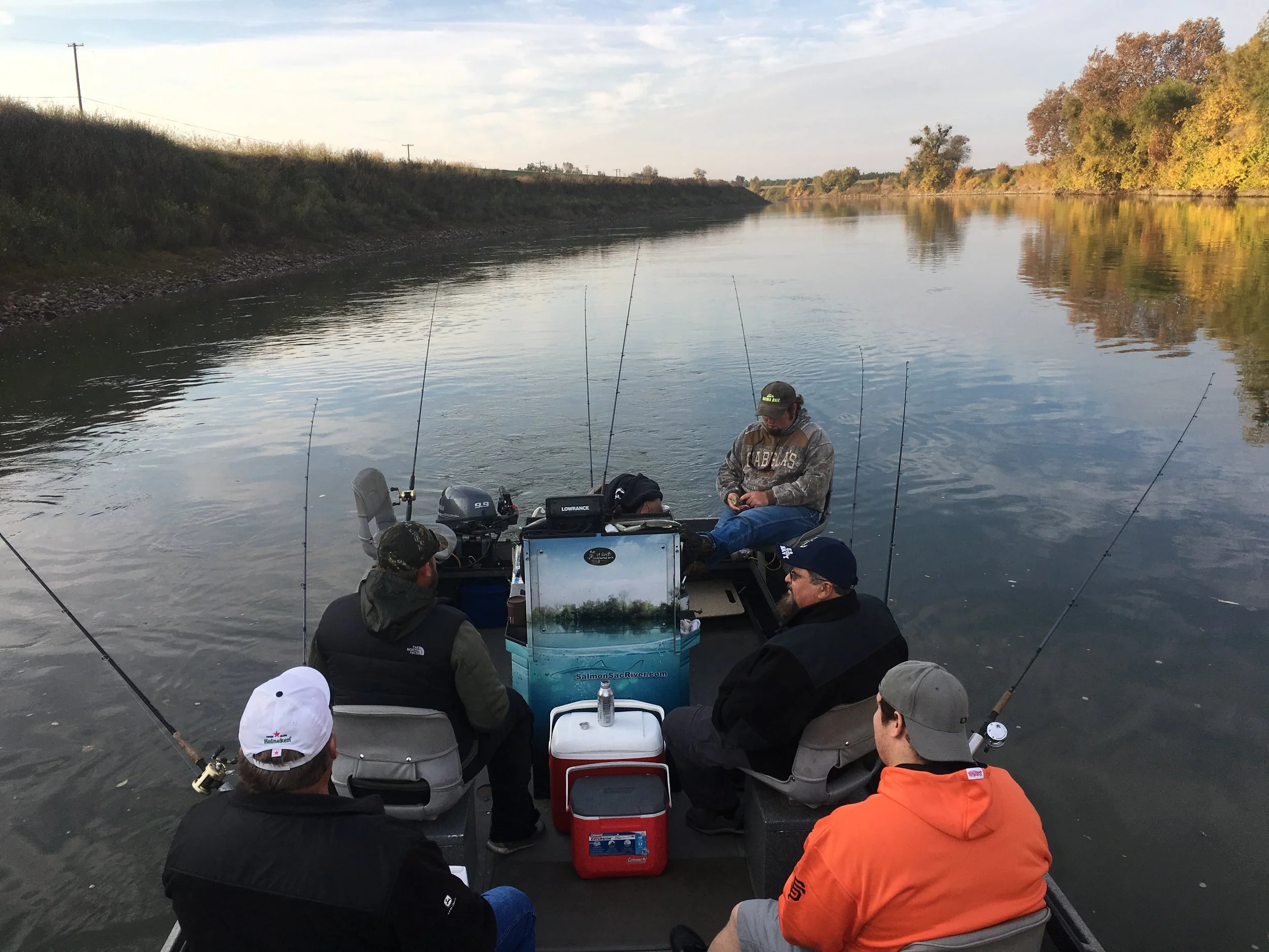 SalmoSacRiver.com Salmon Fishing Guides On The Sacramento River