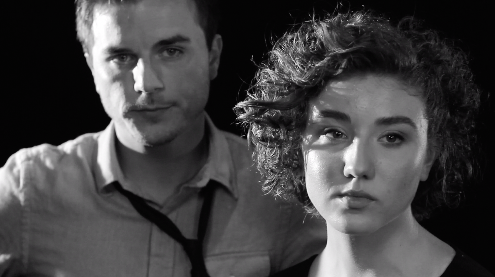 LOOSE TIES (2012) While waiting for their portrait to be taken, Helen and Miles show their true colors.