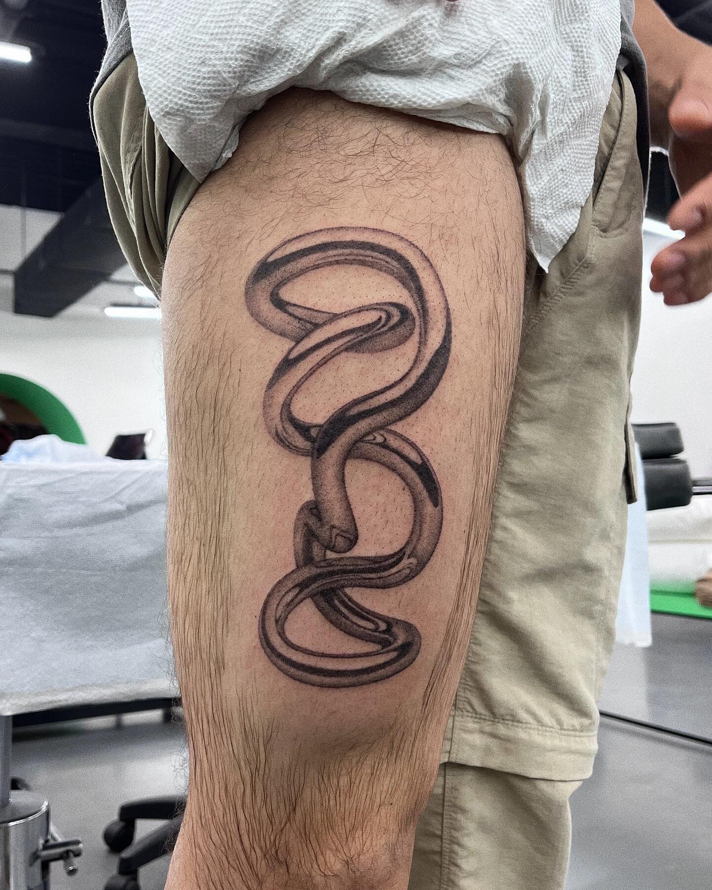 North face zip off pants 🤝 thigh tattoos. First tattoo for Jonathan. Thank you!