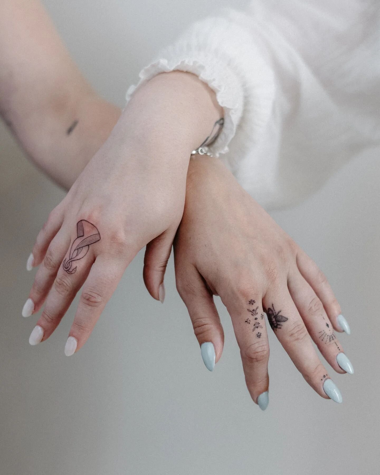 Hands *booking form in bio*
.
.
.
.
.
.
.
.
.
.
.
.
.
#tattoo #tattoos #ink #inked #art #tattooartist #tattooart #tattooed #tattoolife #tattooideas #love #artist #blackwork #instagood #tattoodesign #tatuagem #tattooing #tattooist #blackandgreytattoo 