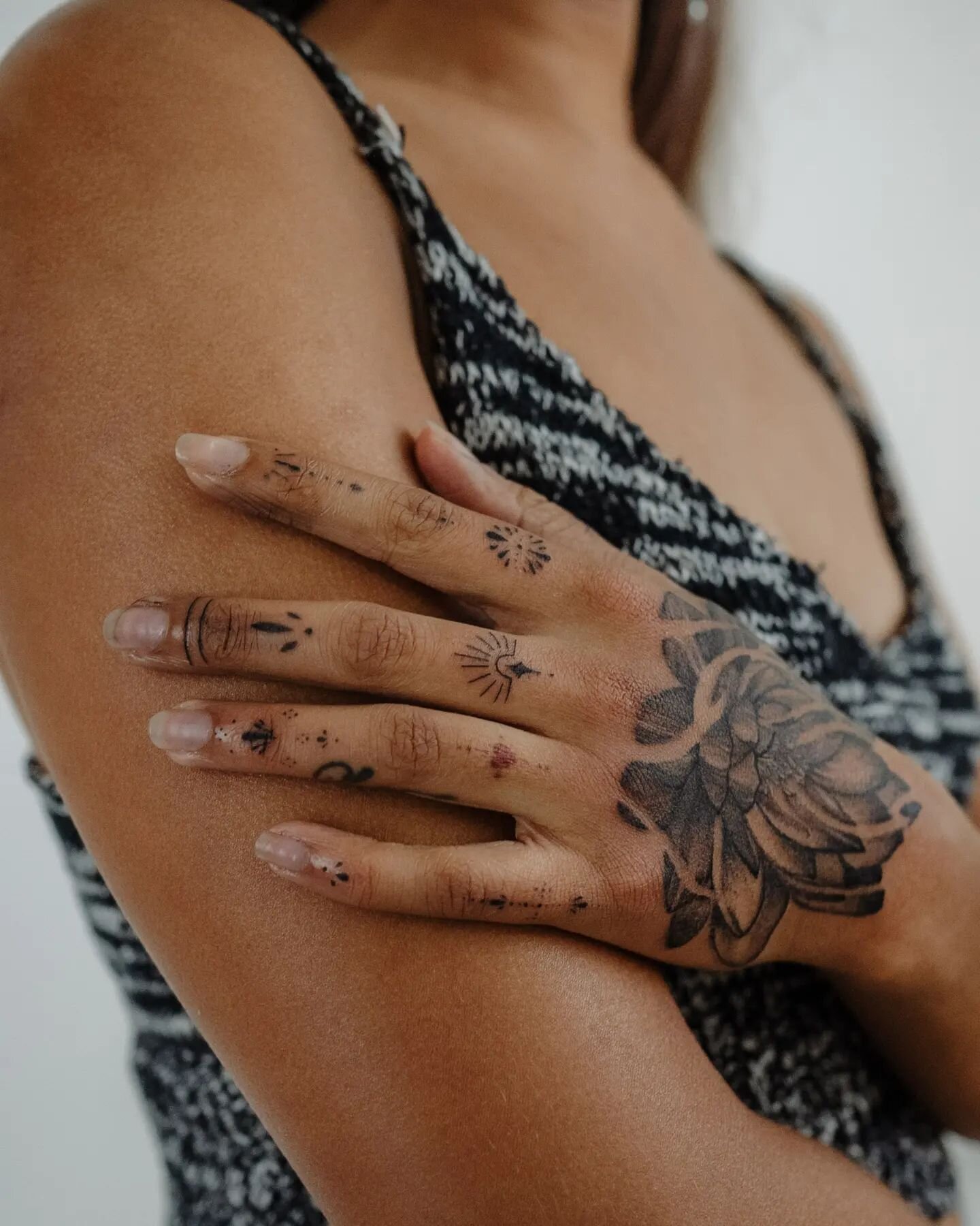 Hands *booking form in bio*
 
.
.
.

#handtattoo #tattoo #tattoos #inked #ink #tattooed #art #tattooartist #sleevetattoo #instatattoo #tattooart #bodyart #inkedup #chesttattoo #tattoist #tatts #tatted #tat #instagood #instaart #tattoolife #tats #amaz