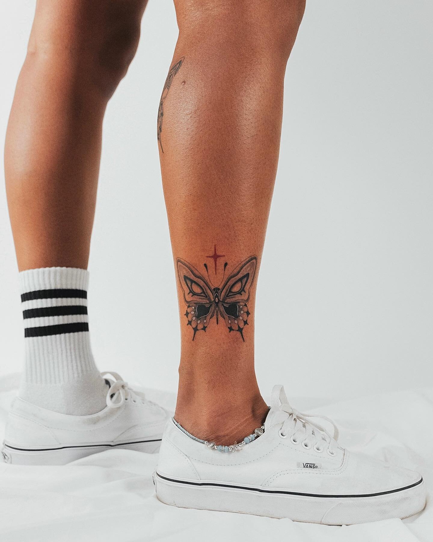 Thank you so much Kailyn🙏🏼🦋🖤
.
.
.
.
#tattoo #torontotattoo #ankletattoo #butterflytattoo #customtattoo unqiuetattoo #tattooart #ink #blackandredtattoo #tattoostyle #