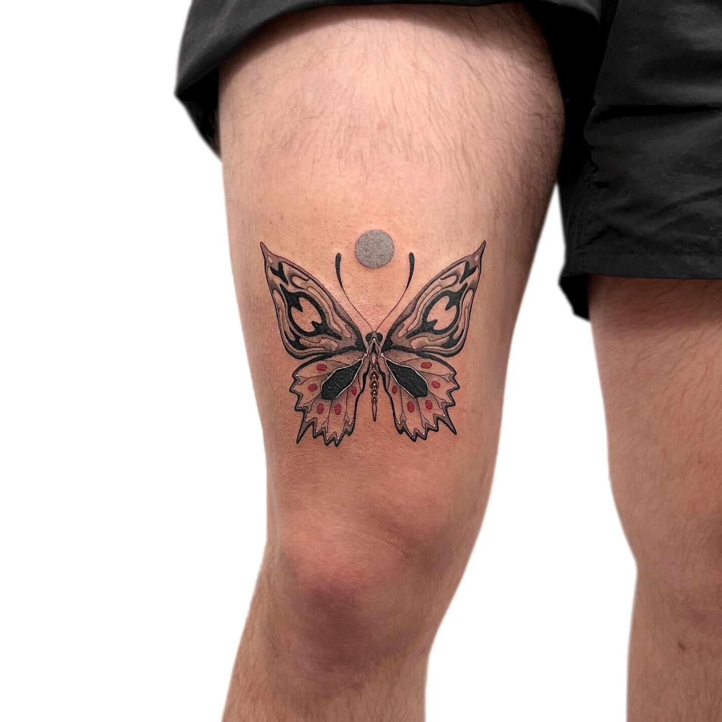 Custom for Jake🦋🦋🦋
Thank you!
.
.
.
.
#tattoo #thightattoo #legtattoo #butterflytattoo #ink #blackwork #blackandredtattoo #trippytattoo #customtattoo #uniquetattoo #art #tattooist #torontotattoo #tattoostyle