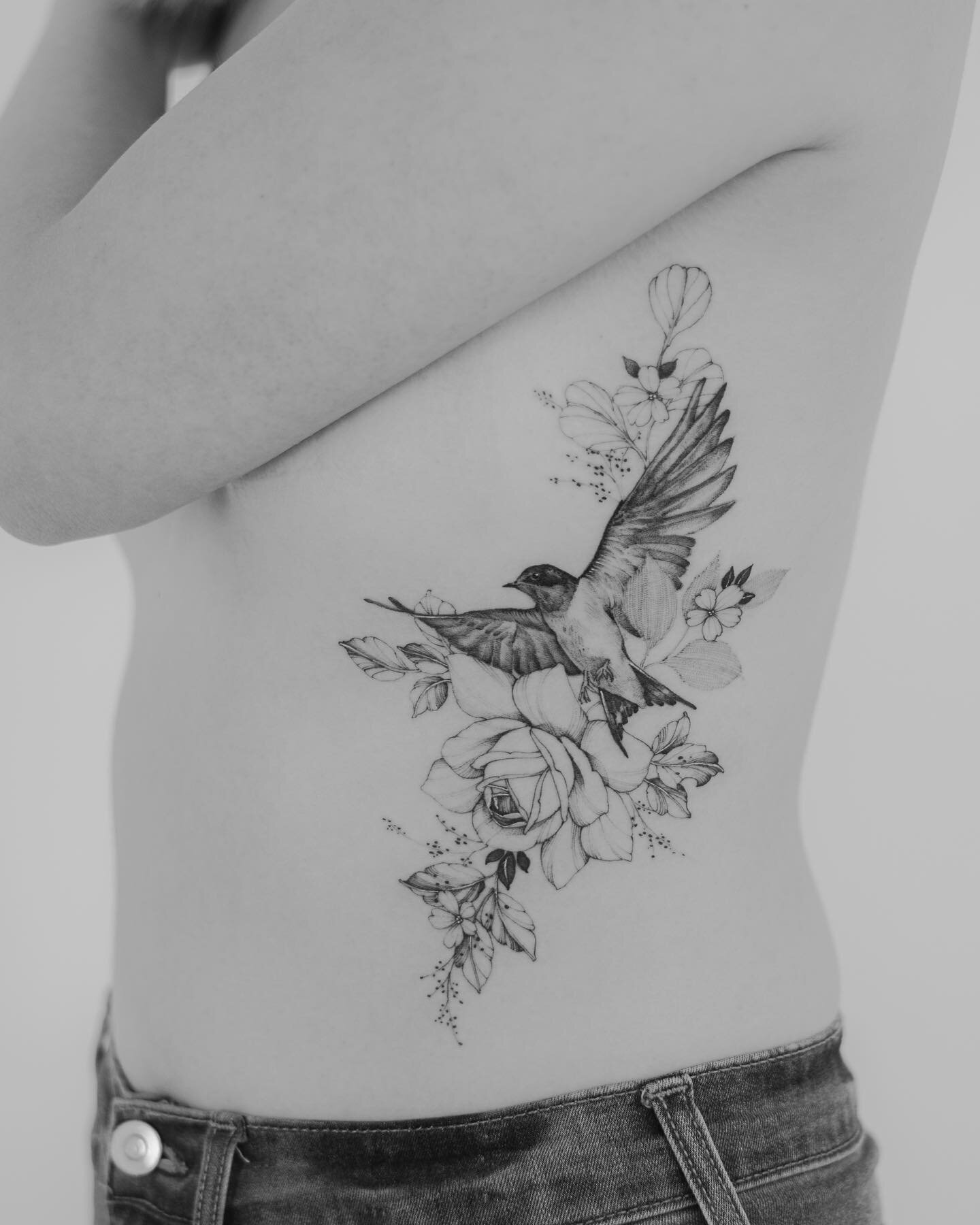 For Natalie 🐦
.
.
.
.
.

 #tattoo #tattoos #finelinetattoos #frehandtattoo #tattoartist #finelinetattoo #fineline #torontotattoo #torontotattoos #torontotattooartist #floral #floraltattoos #flower tattoo #montrealtattoo #peony #peonytattoo #rose #ro
