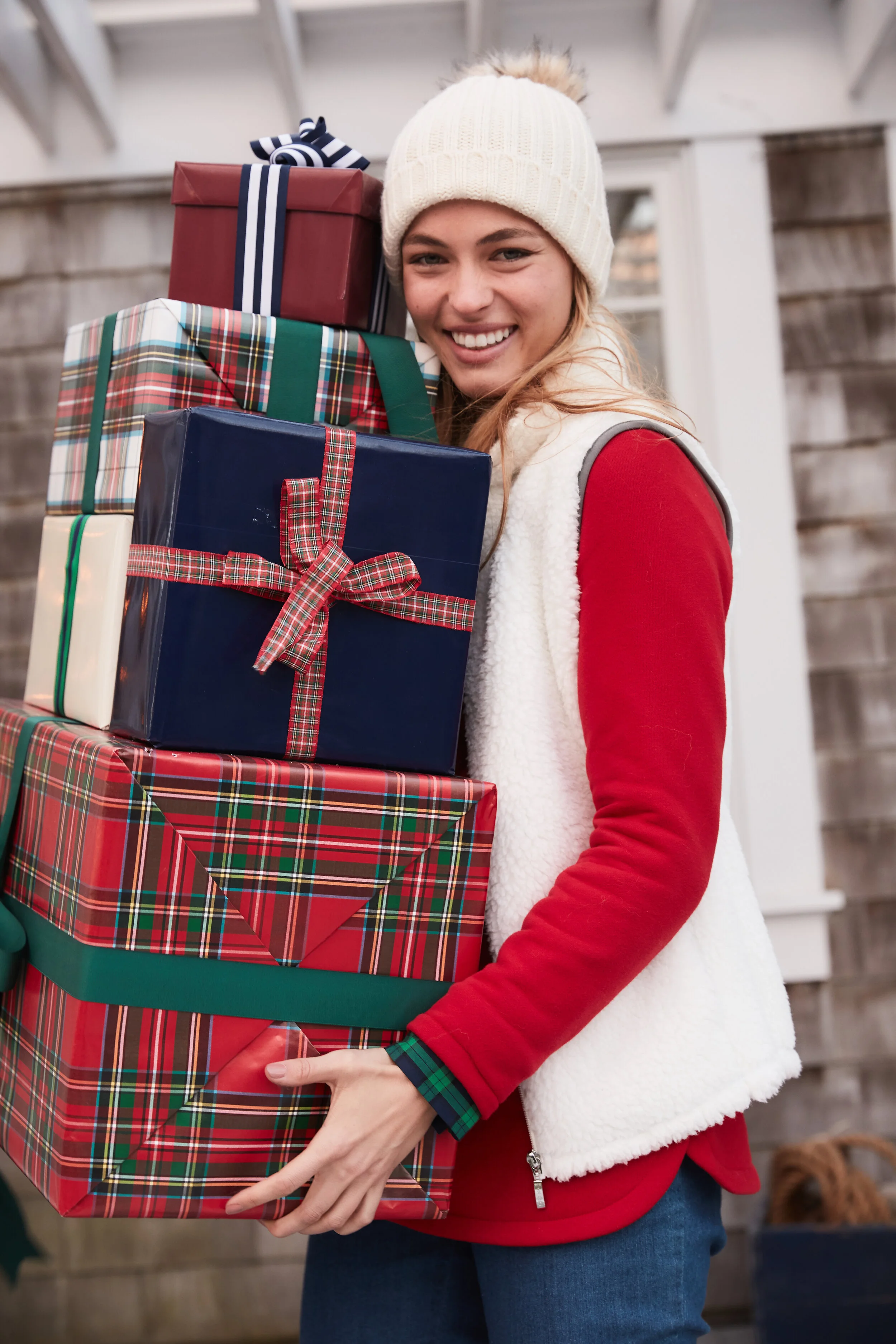 IZOD_FA19_D2_15_CHRISTMAS_BOXES_004 1.jpg