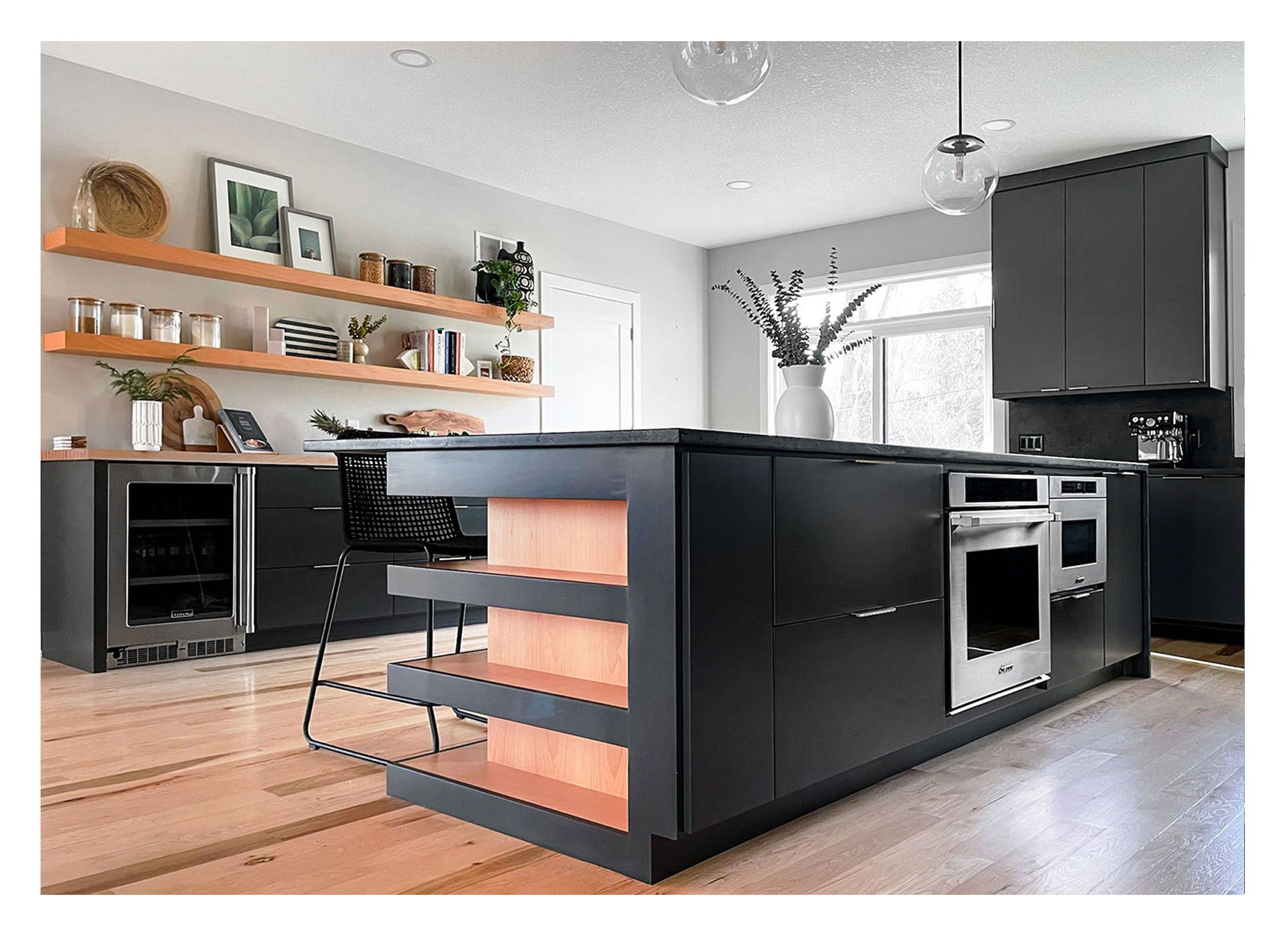 A clean, sleek, and modern Leawood kitchen