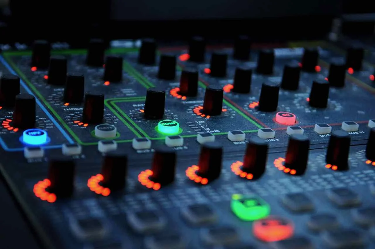music-light-technology-equipment-color-dj-860799-pxhere.com.jpg