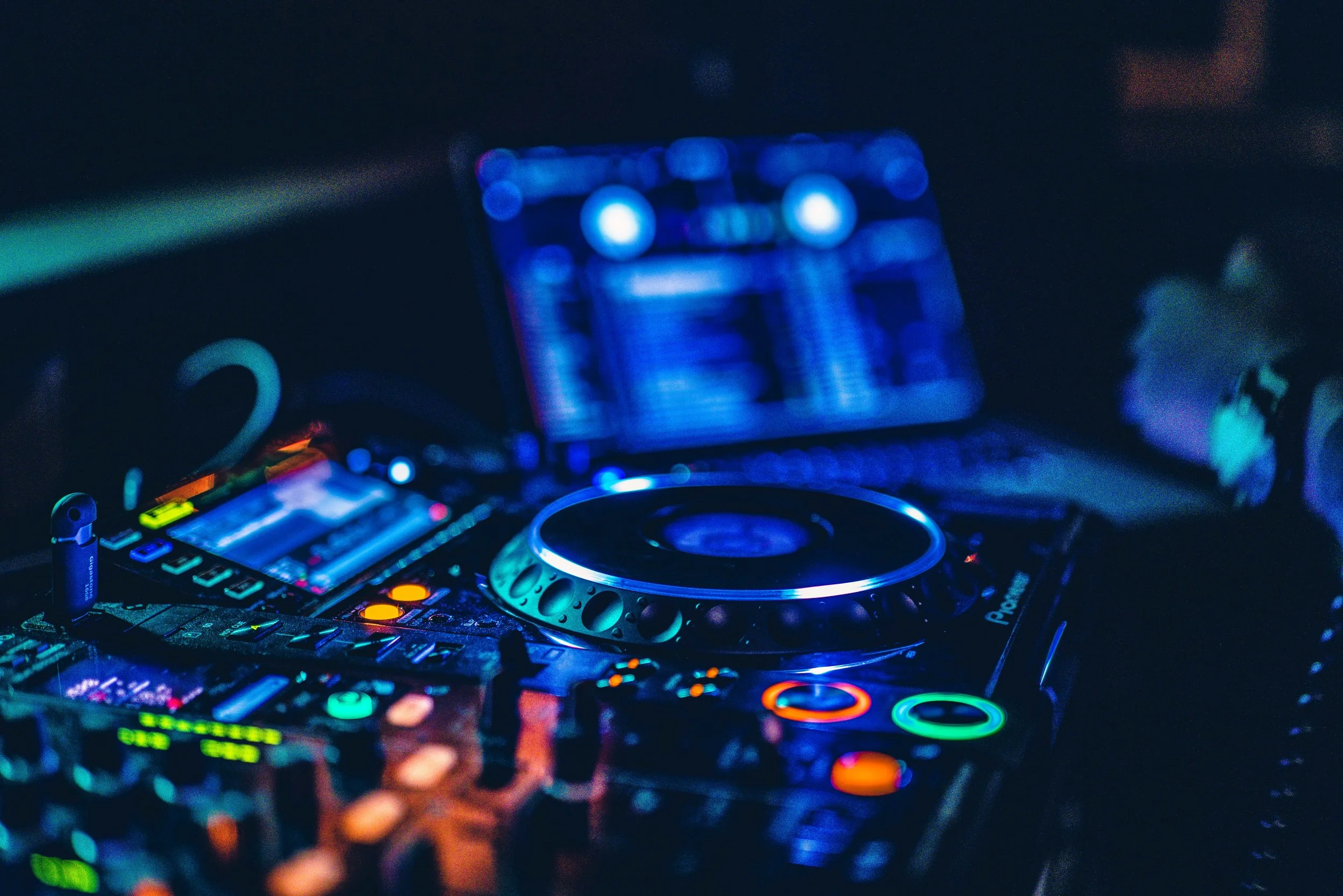 What does the 2019 DJ market want?