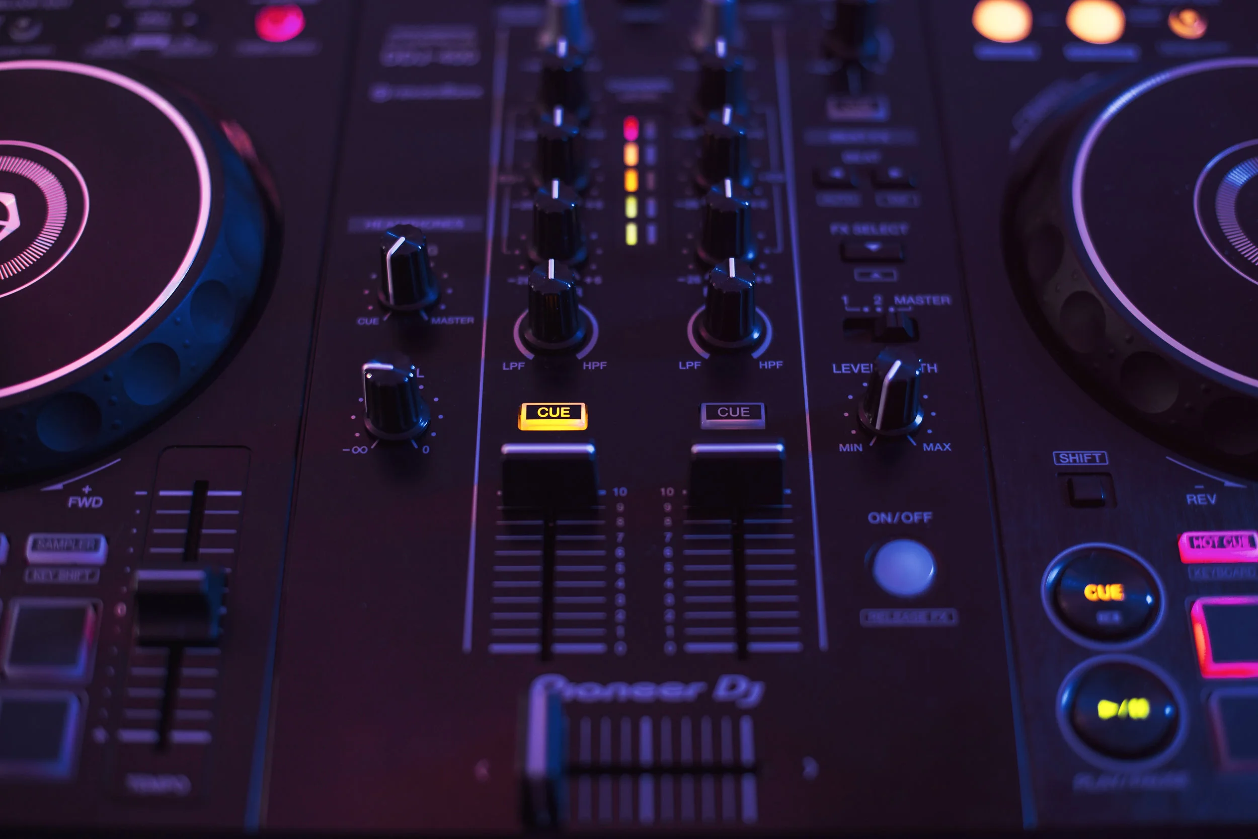 Different approaches to your DJ mix