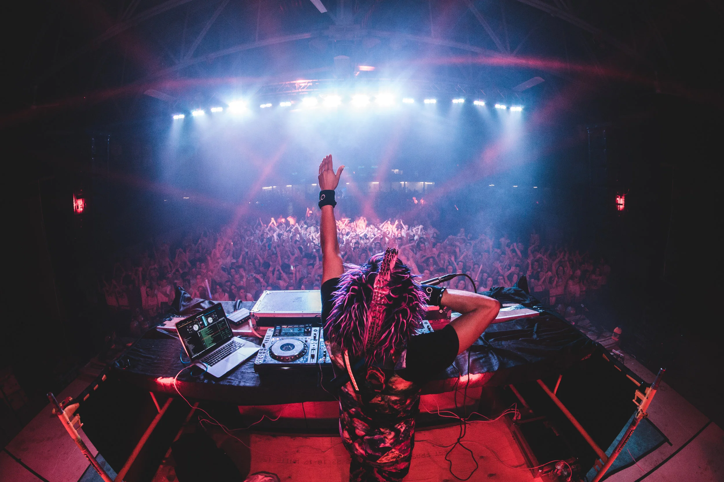 Using the mic at your DJ gigs