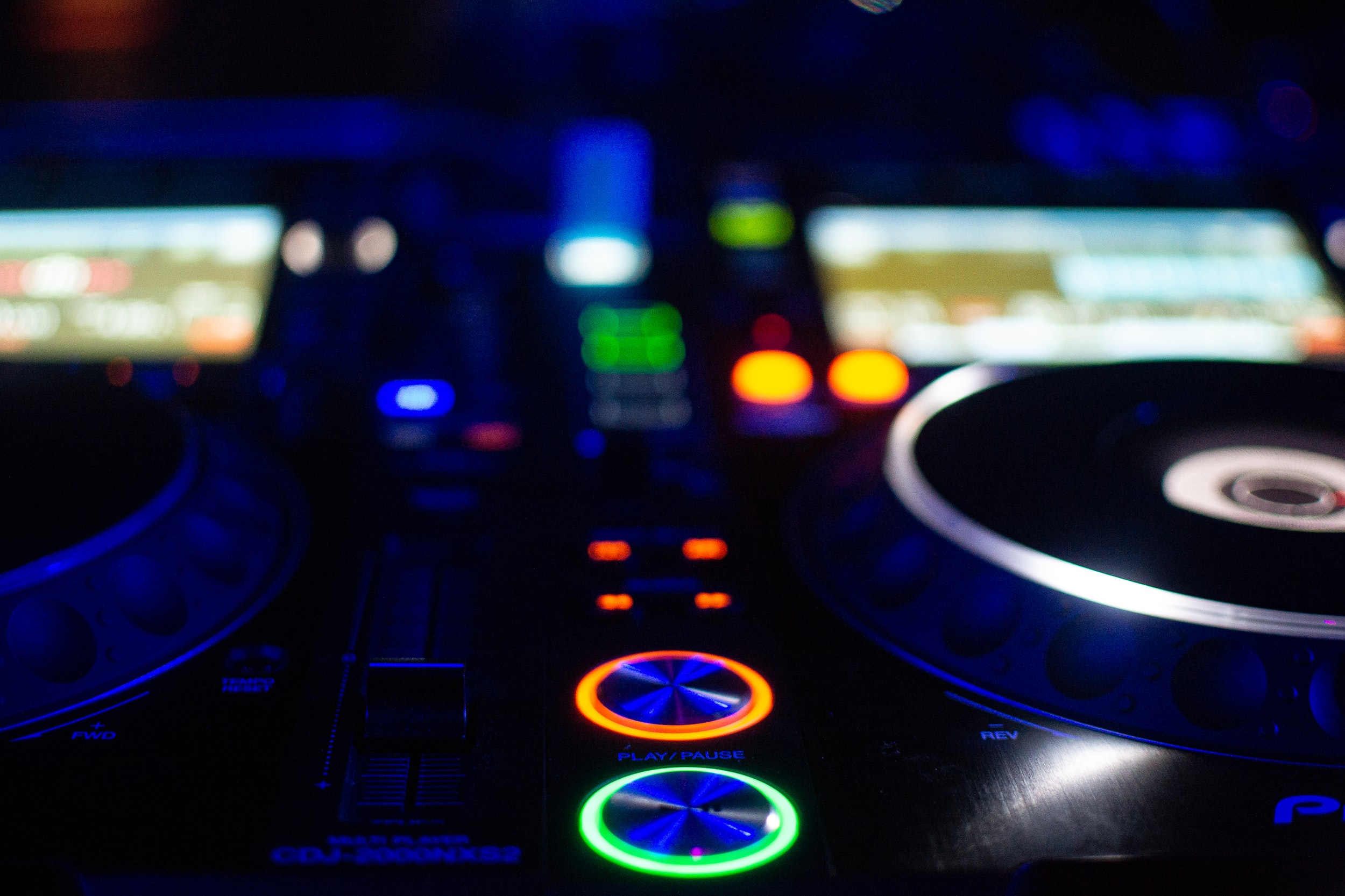 Livestream your DJ set from your phone