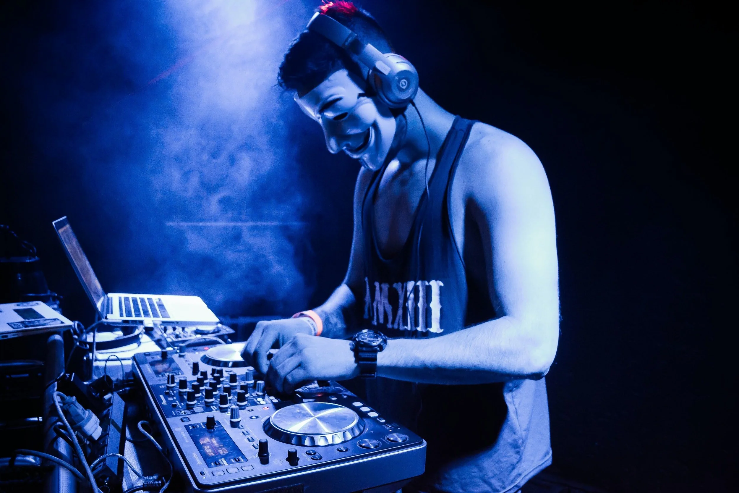 3 ways in which DJs get exploited