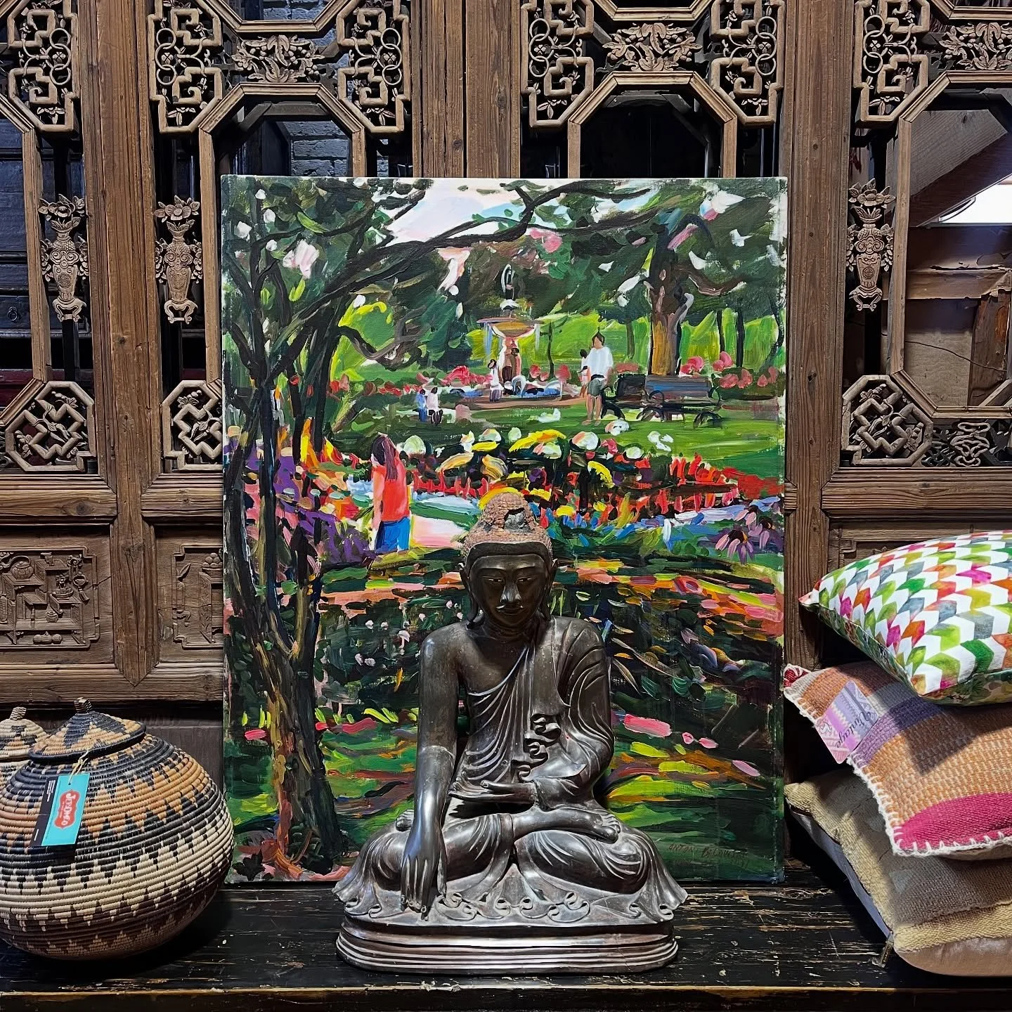 You&rsquo;ll always see and find something new and unique at Jeromeo.

#unique #antique #furniture #art #ooak #Asianantiques #pillows #rugs #decor #paintings #buddha #bronzebuddha #jewelry #perfume #essentialoils #giftideas #giftshopping #gifts #pott