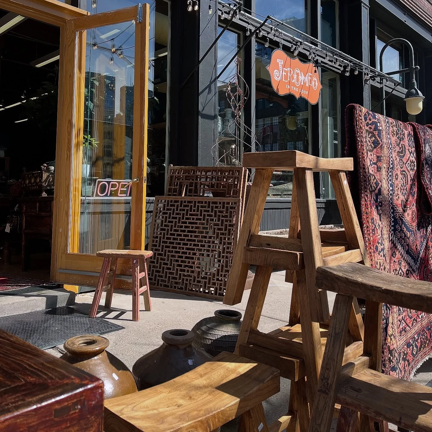 It&rsquo;s a beautiful day in the neighborhood. Open till 6pm.

#shop #jeromeo #northloop #downtown #Minneapolis