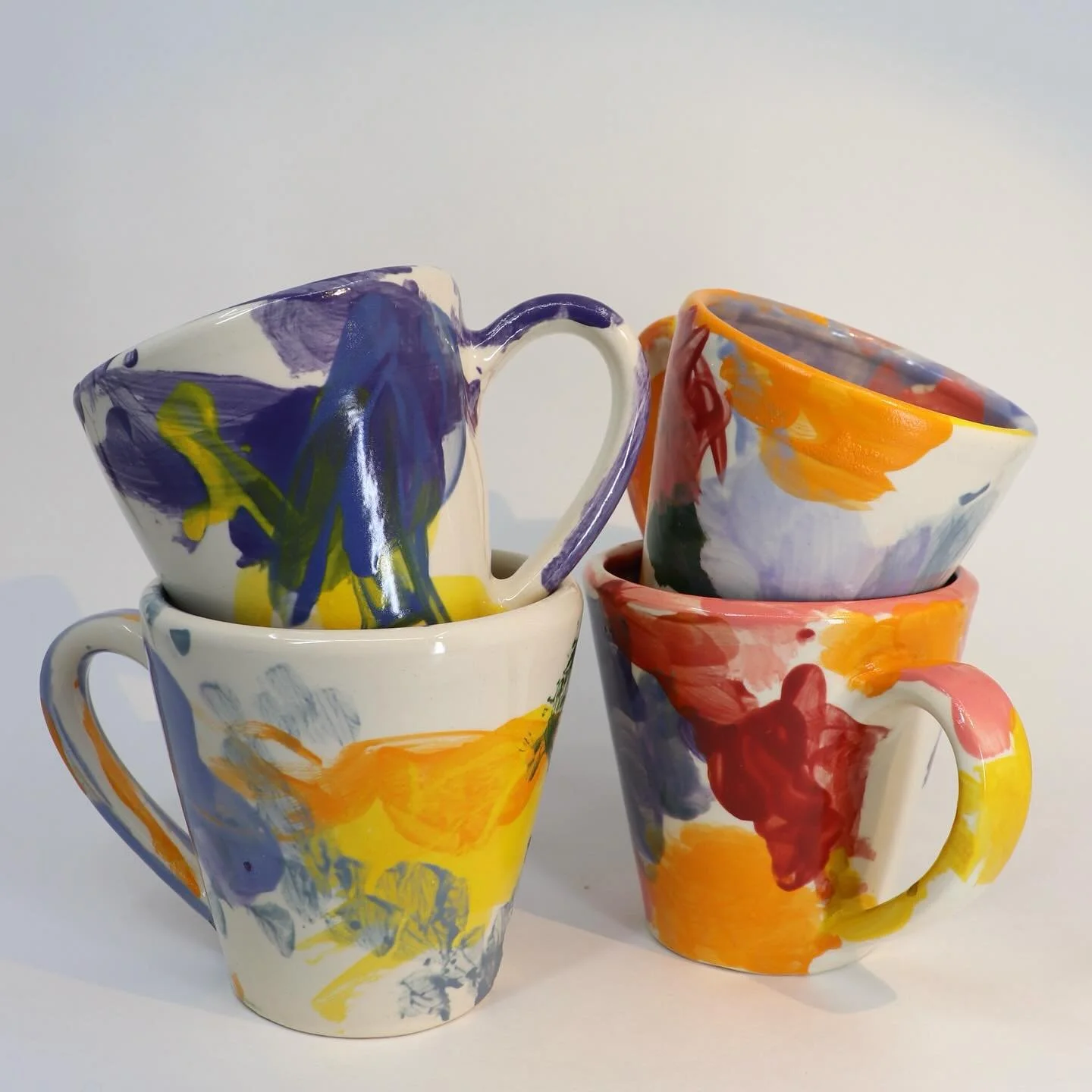 Bid on hand painted pottery by the children at Western Maine Center for Children using the link in my bio! There&rsquo;s also a holiday floral vase in the mix 🧑&zwj;🎨