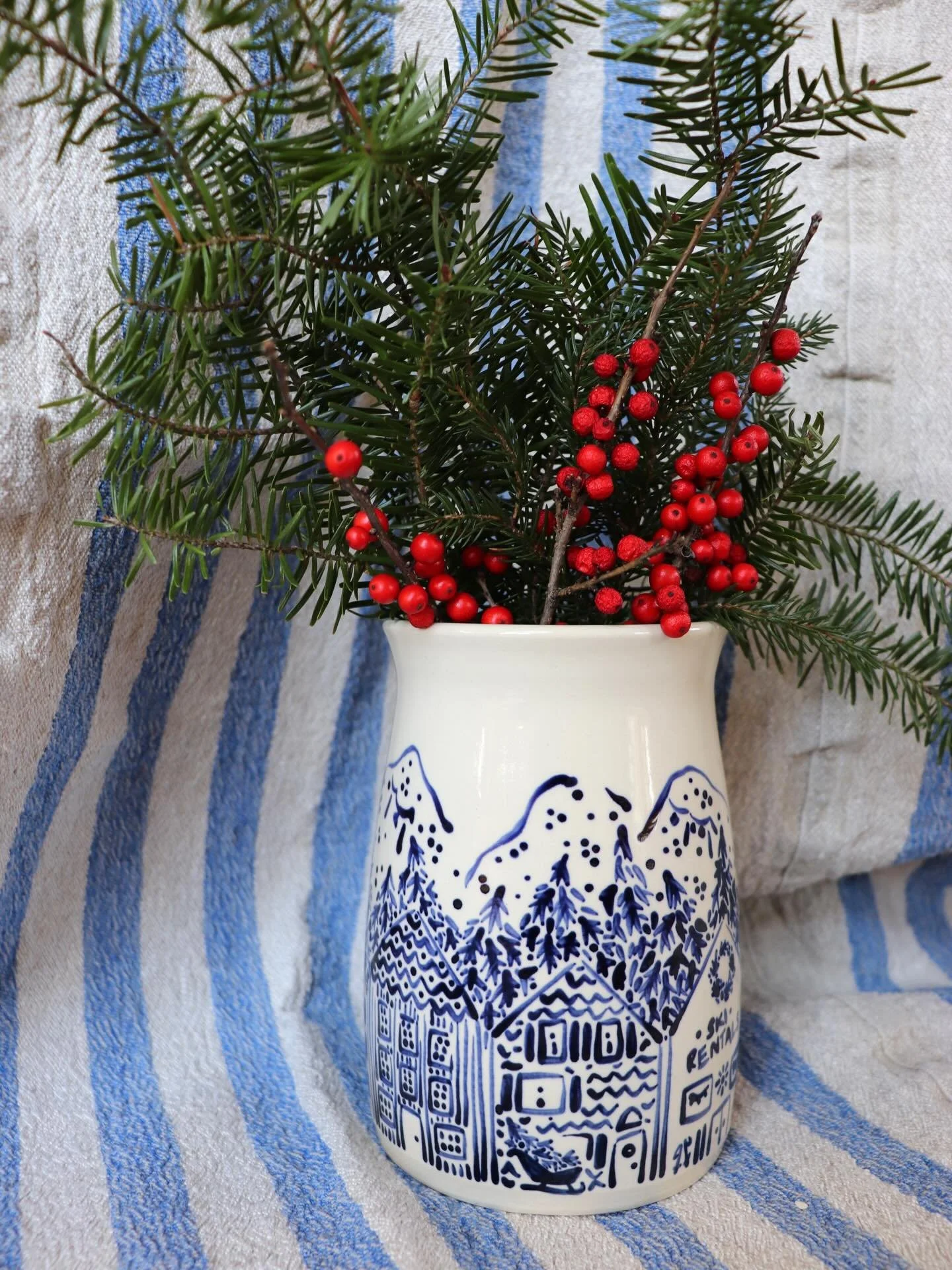 Mountain town vase 🪩