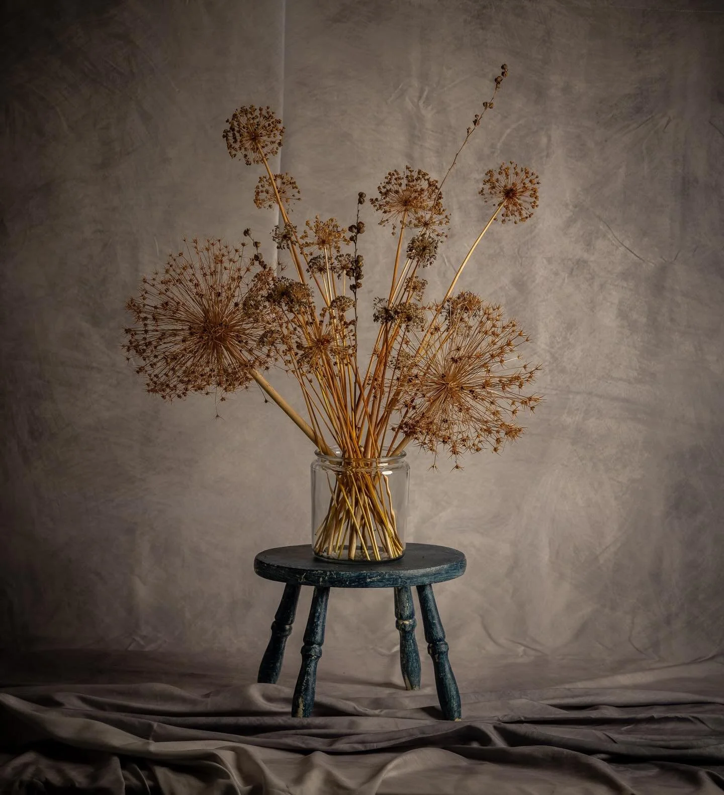 Snow day part II. Clipped from the garden in summer/fall, dried in my basement/garage. Still need to iron! 

📸 @_petercamburn