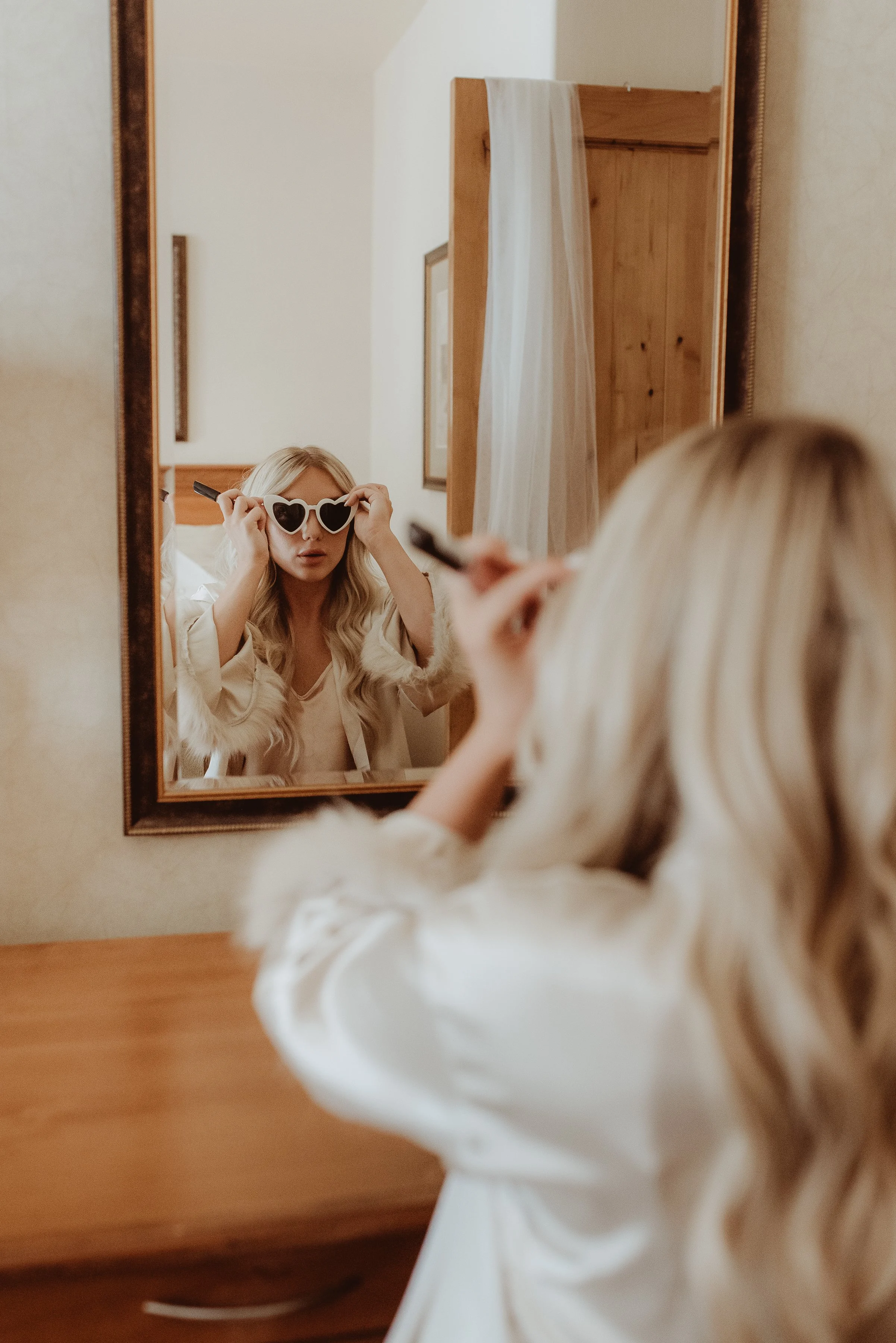 beautiful bride getting ready before her wedding- photos