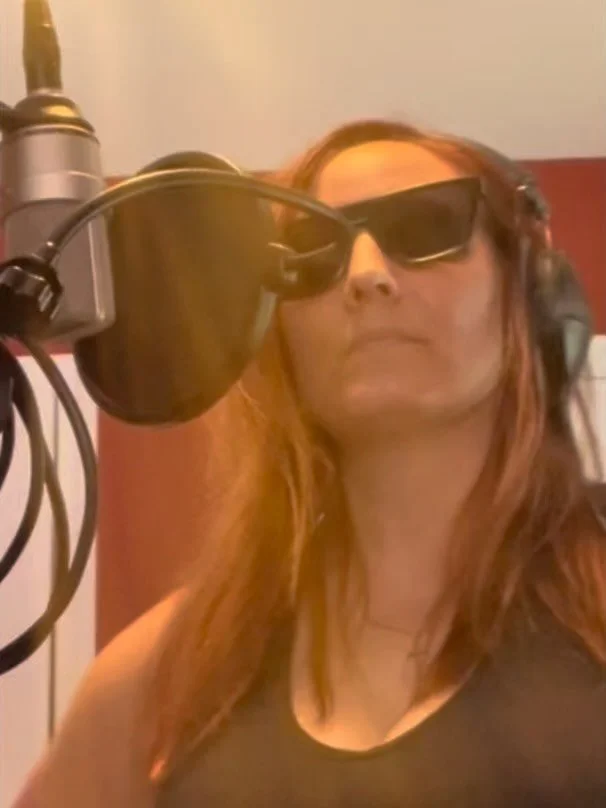 BTS of recording #hope 💛 We did this remote!

1. Chorus Take
2. Trying to nail the ending
3. Working w/ @cartersandersmusic on the bridge
4. Corner Takes!

#bts #home #studio #remote