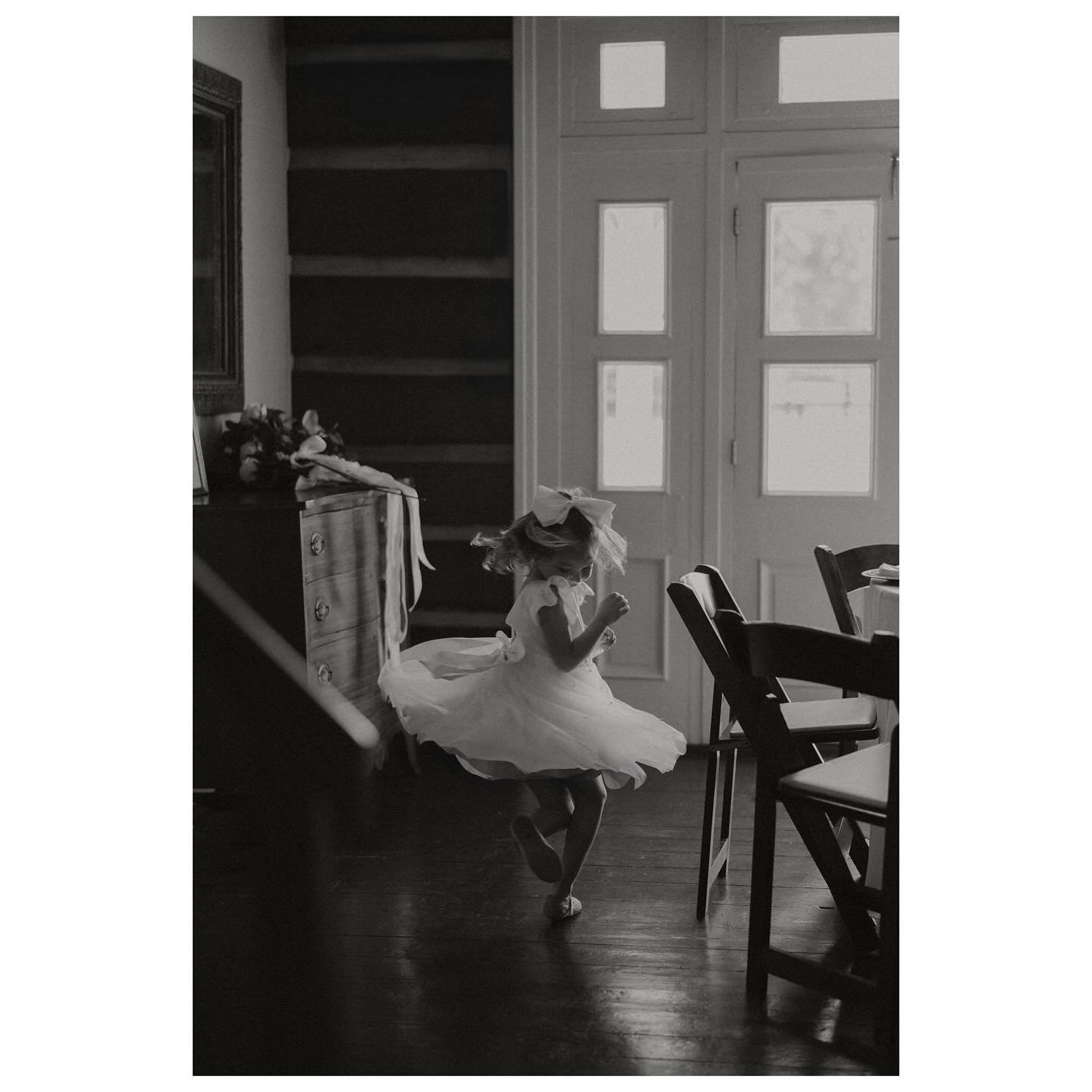 Can you name 7 things that bring you hope? Here are mine 💕👇 (swipity swipe)

💛Children
💛Friendship
✨Light
🙏Faith &amp; Meditation
💛Acts of Kindness
🎶Creating, Singing, Making Music
💛Nature

Your turn! Drop your 7 (or even just 1 🙂) in the co