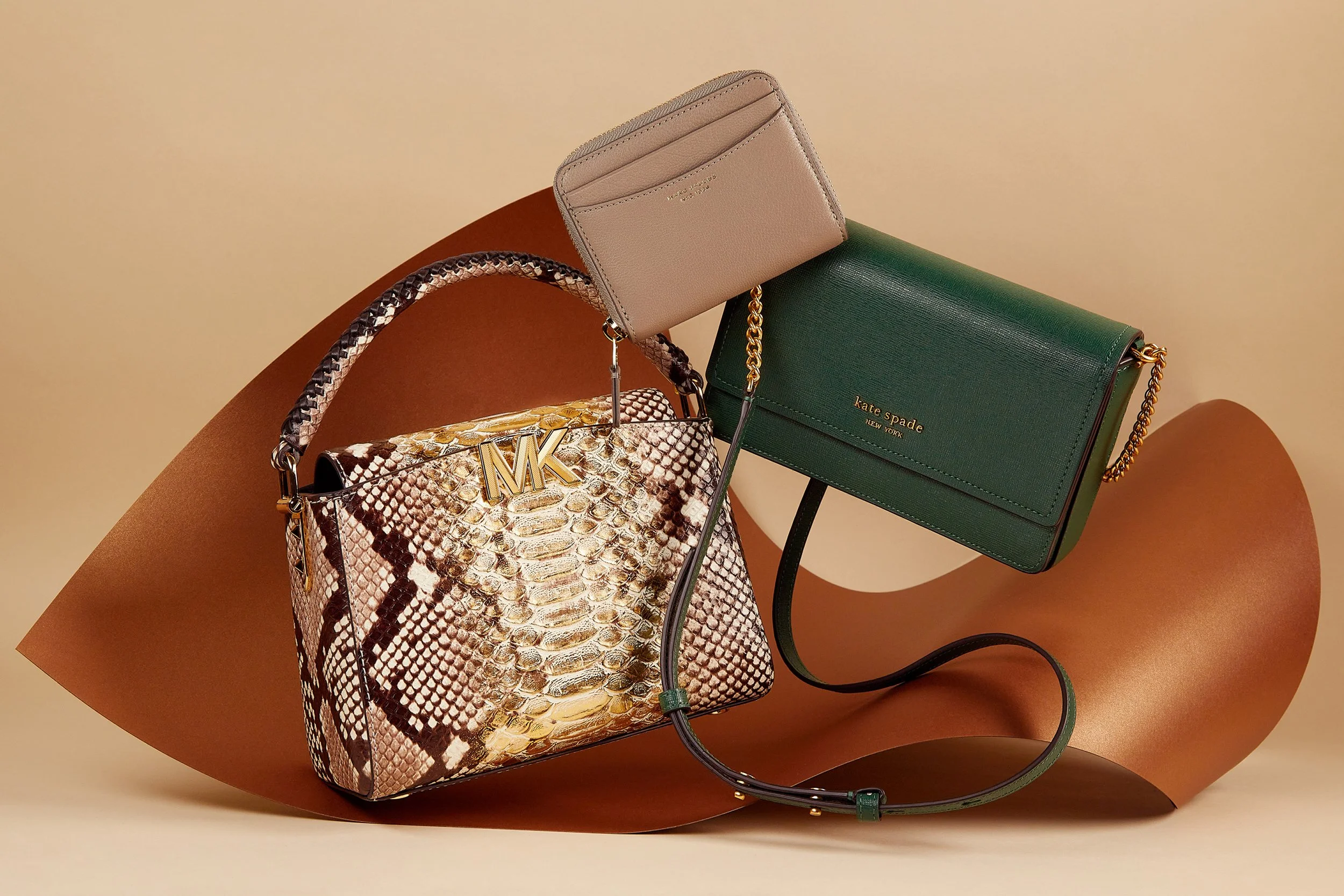 INTERNATIONAL_LNY_WOMENS_MIDTIER_HANDBAGS_1.jpg