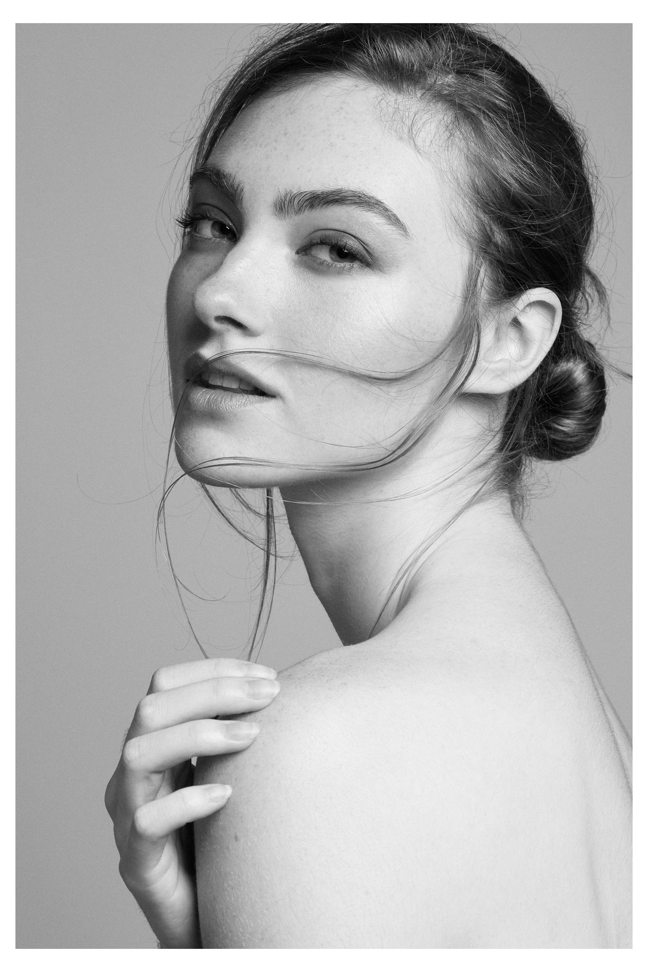 071925_BeautyPortraitTest_EmMarie_Set1_109_BW.jpg