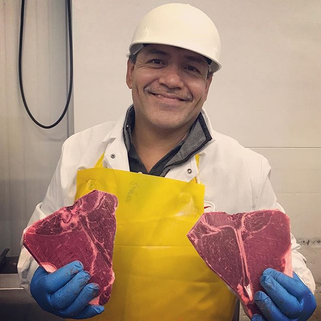 Our T-bone cutting expert, Osiris, ensures uniformity of steak thickness for our customers. It shows when you enjoy your work!
.
.
.
#tbone #tbonesteak #steak #beef #meat #meatprocessing #cuttoordermeats #butcher #cheflife #atlantarestaurant #food #m