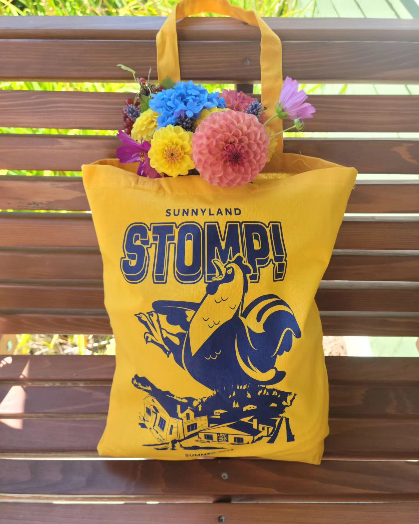 ✨️Stomp Saturday Giveaway!✨️ 

Show us what the @sunnylandstomp means to you by posting a photo or reel that captures the fun and #spiritofthestomp! Post by midnight on Sunday, July 23rd and one winner will win a 2023 Stomp tote bag! See the guidelin