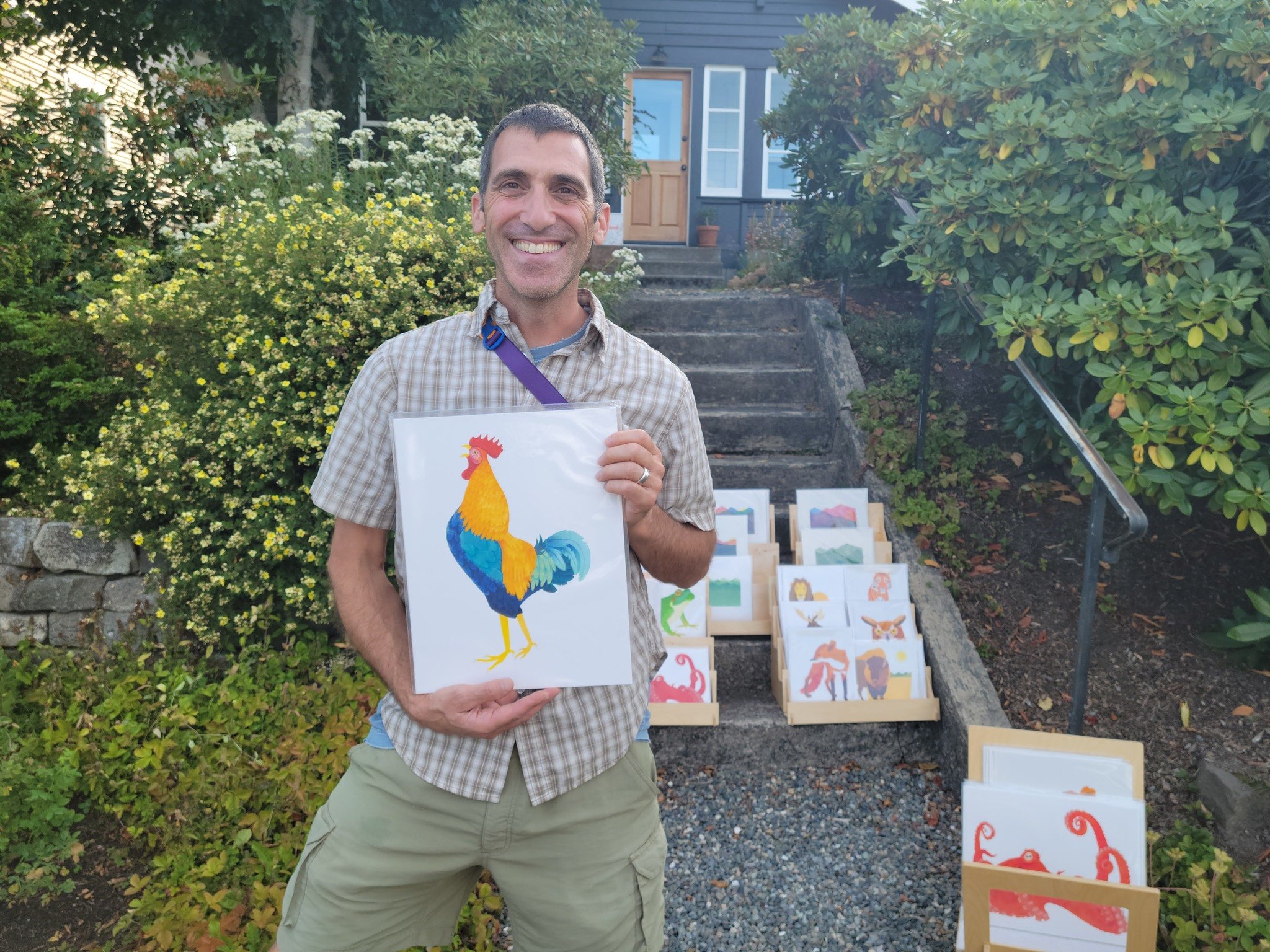 @fillerfogg knew the way to our hearts 🐓💖 as he displayed his artwork at the 2023 Stomp! 🎨 Share your talents and passions with the neighborhood and sign up to host a Stomp Stop on July 20, 2024. Register at 🔗: sunnylandstomp.com/hostsignup to ge