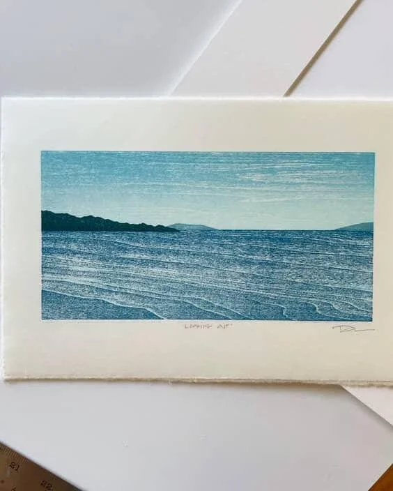 ✨Host Highlight✨ 📍#24 fillerfogg design: @fillerfogg makes colorful woodcut prints inspired by the land and seascapes of the PNW. ⛰️🌲🌊 In addition to prints for purchase, there will be a stamping activity to take part in at this stop as well. You 