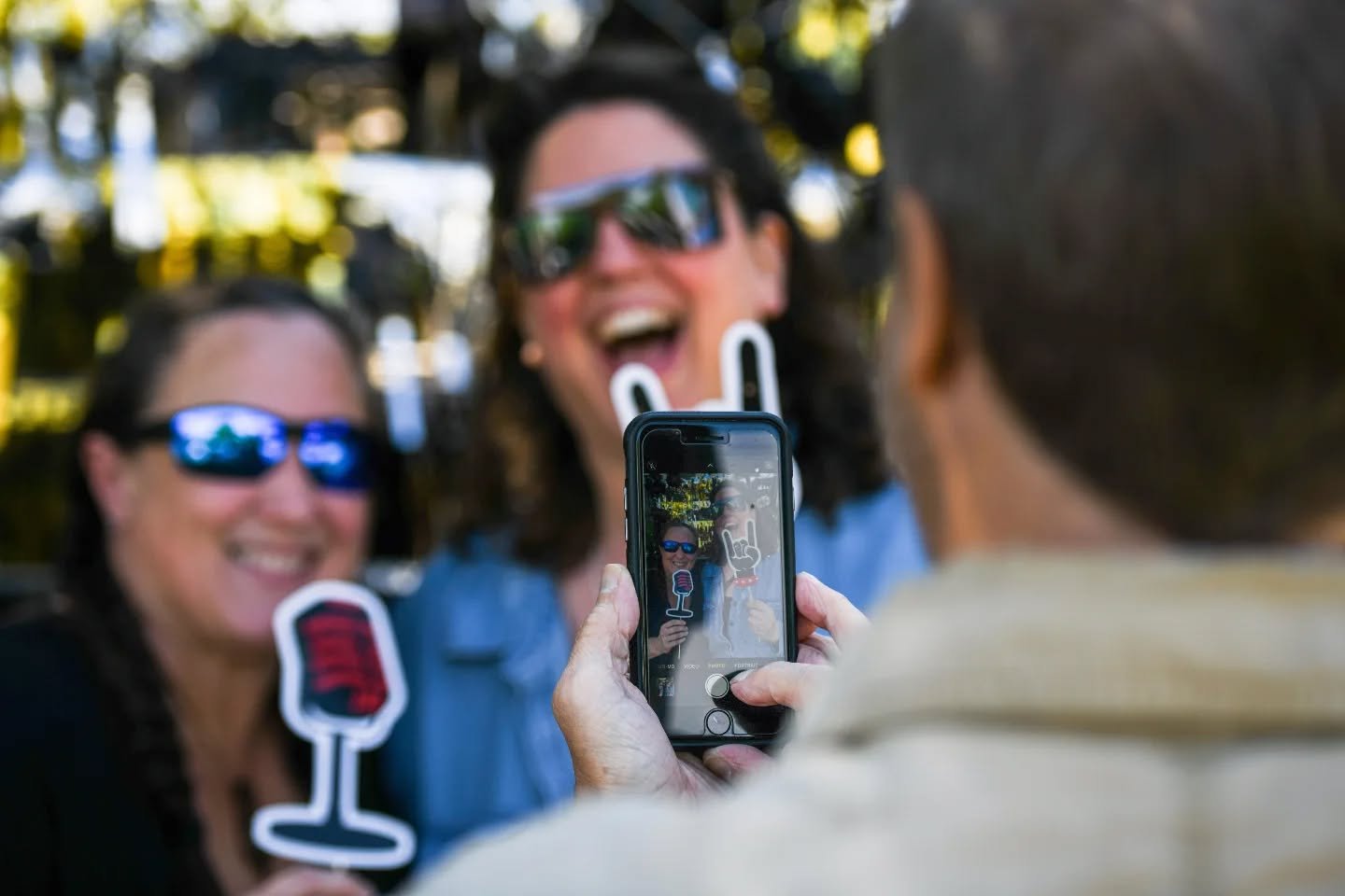 All smiles at the Stomp 😄 Capture the moment and don't let our upcoming deadlines pass you by! 📷⌛ Spread the smiles as a sponsor or host ✨ Stomp over to 🔗 sunnylandstomp.com for more details and to join the party! 🎉

#sunnylandstomp #sunnylandnei