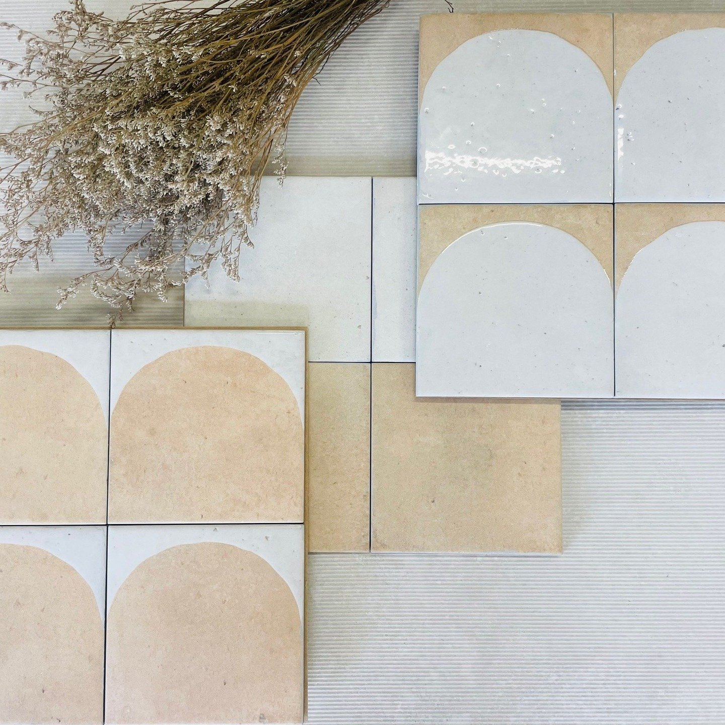 Bringing a little dash of sunshine today with our new range - available in two tones of terracotta and white, with matching base tiles.

Can't wait to see these beauties brought to life 🧡

#sunshinetiles #designertiles #terracottatiles #glosstiles #