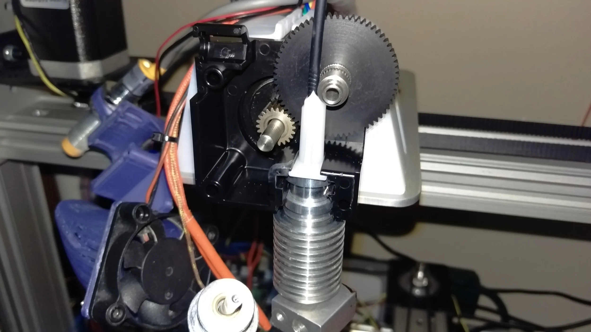 ...fits great even with the filament guide.