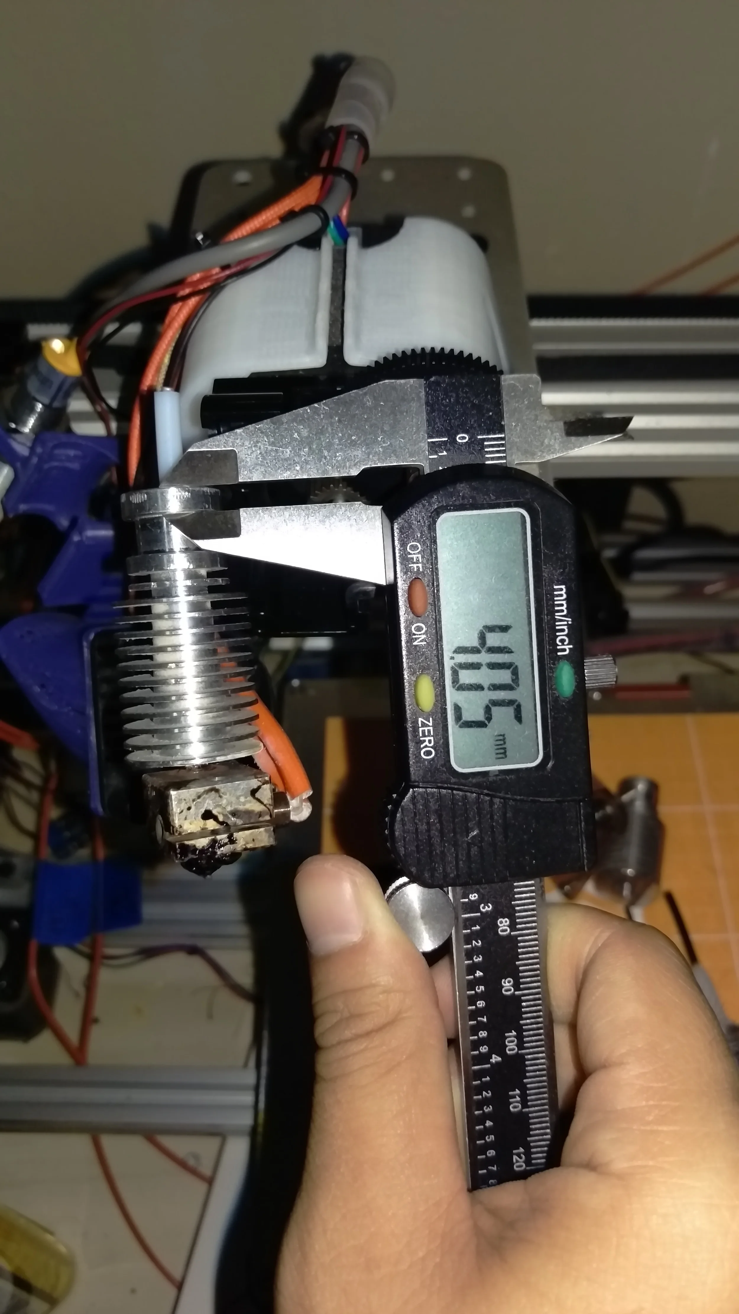 Original heatsink. Womp womp. This one has a flange at a whopping 4.05mm thick. No wonder!