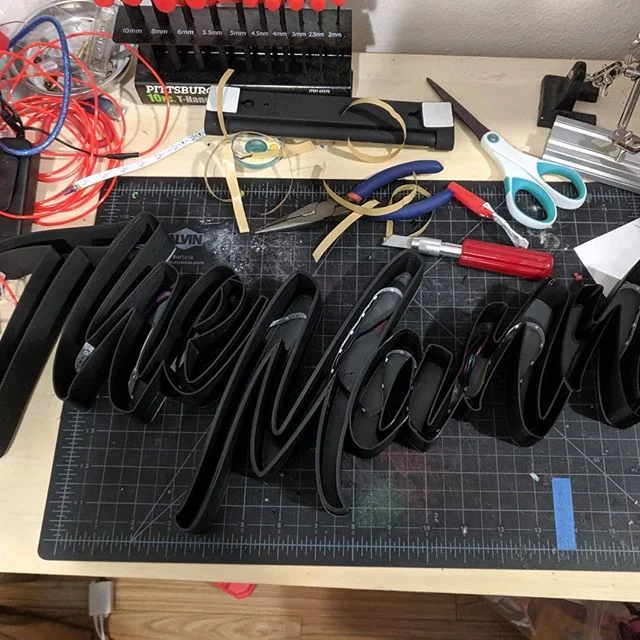 Build and installation of this LED sign I made for @miahaninah & @caleb_squidboy wedding! 🥰🥰
.
.
.
.
.
.
#ShesTheMann #BautToBeAMann #BeAMann #IllMakeAMannOutOfYou #wedding #DIY #3Dprinting #weddingdecor #3Dprinted #weddinghashtags #lol